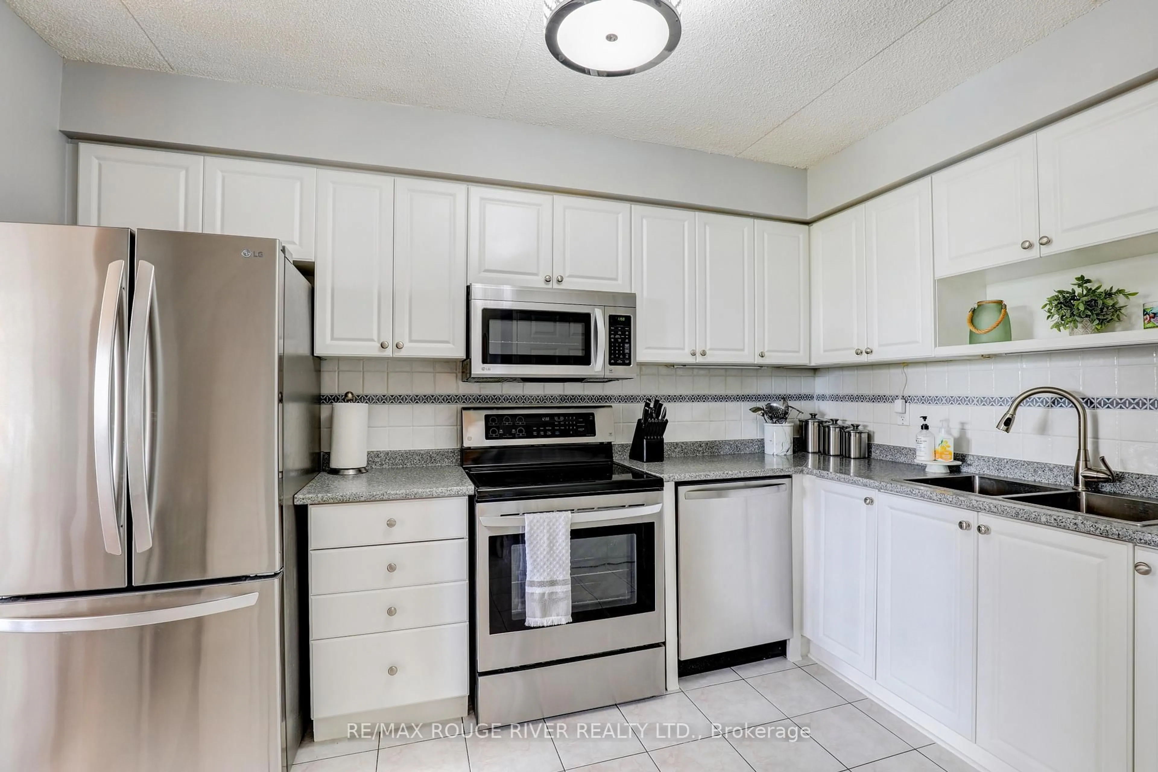 Standard kitchen, ceramic/tile floor for 1540 Pickering Pkwy #311, Pickering Ontario L1V 3V9