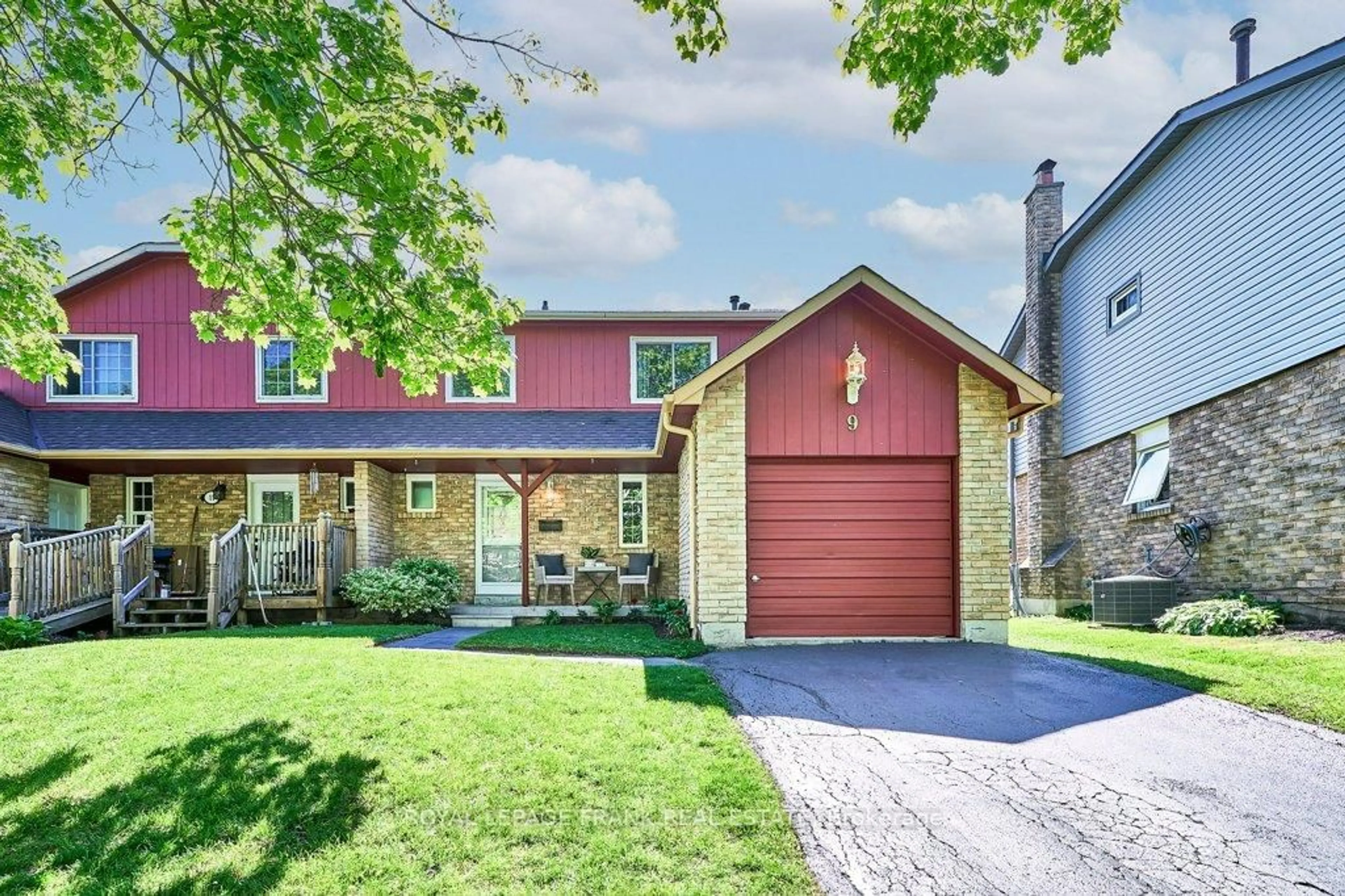 Home with brick exterior material, street for 9 Beecroft Crt, Whitby Ontario L1P 1C7