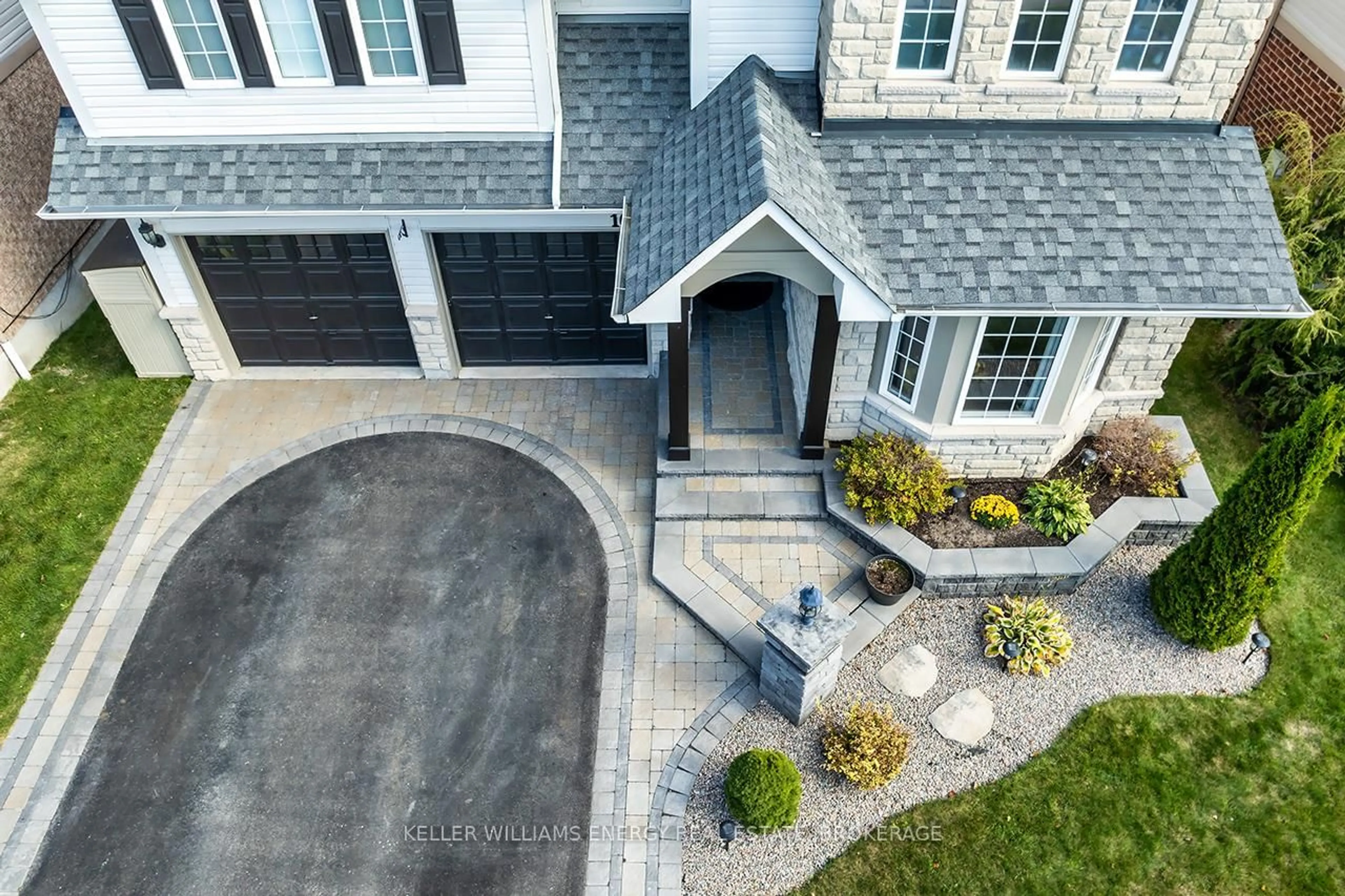 A pic from outside/outdoor area/front of a property/back of a property/a pic from drone, street for 168 Millburn Dr, Clarington Ontario L1C 5M1