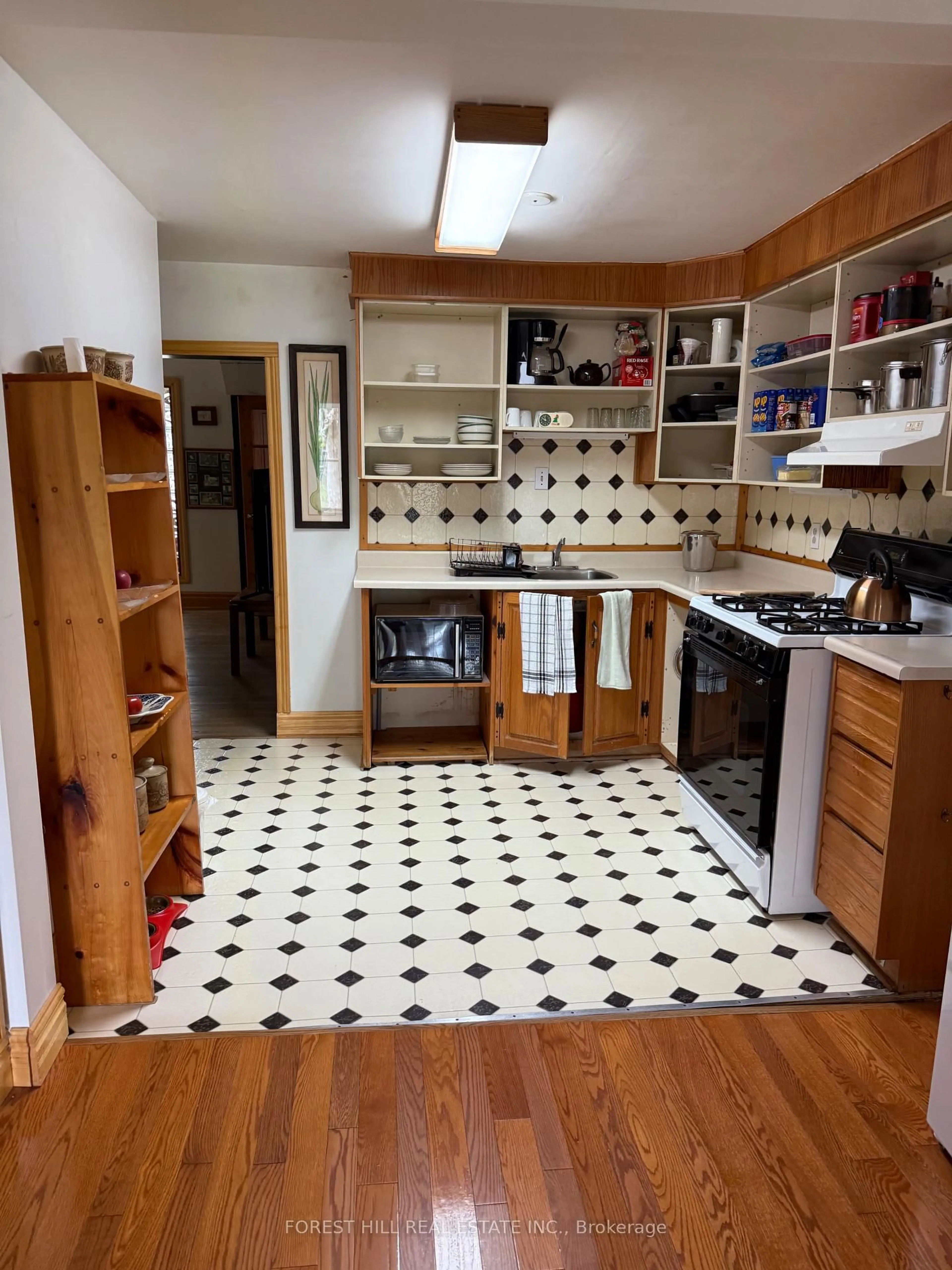 Standard kitchen, ceramic/tile floor for 89 Haslam St, Toronto Ontario M1N 3N8