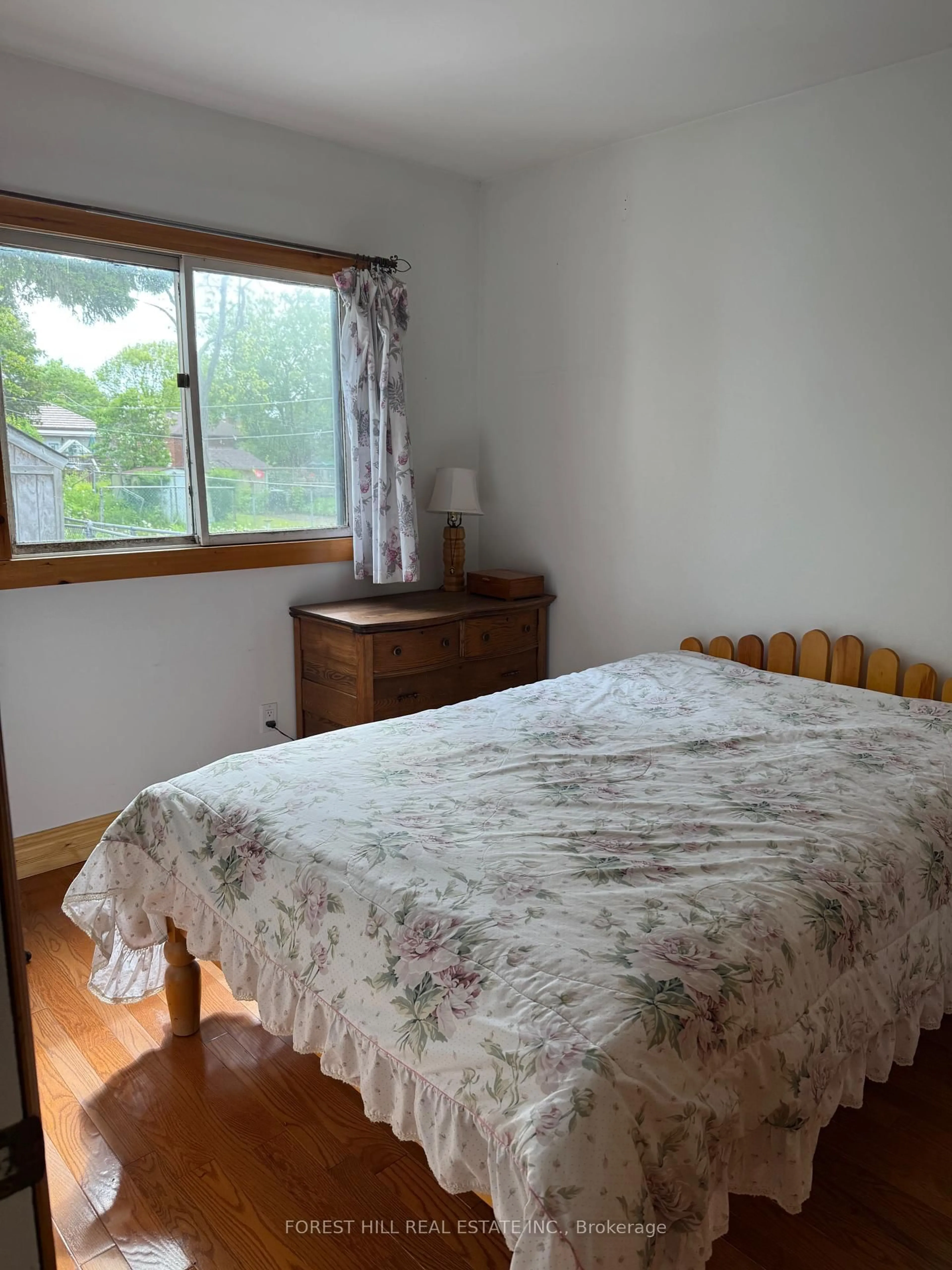 A pic of a room for 89 Haslam St, Toronto Ontario M1N 3N8
