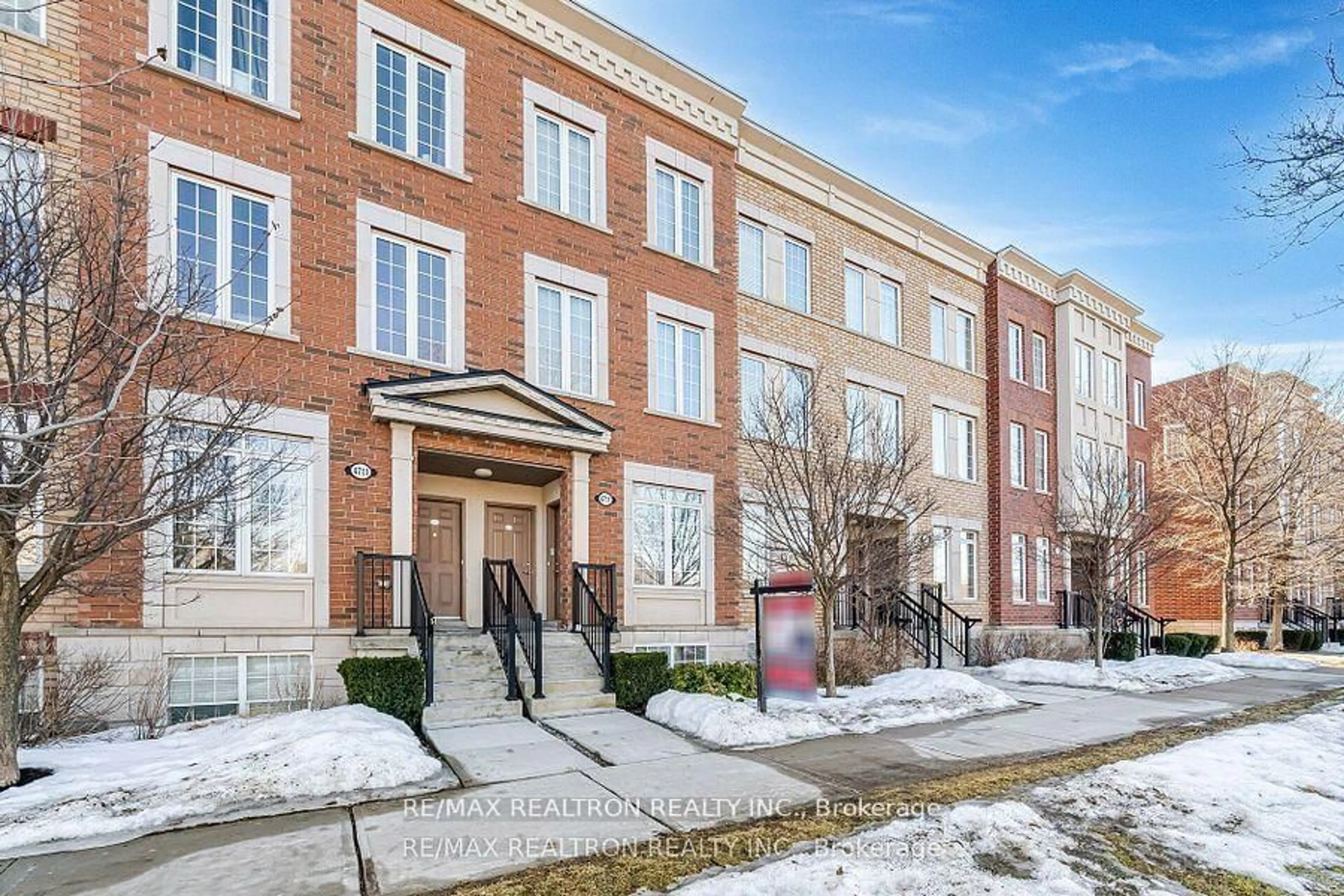 Home with brick exterior material, building for 4711 Kingston Rd #11, Toronto Ontario M1E 2R1