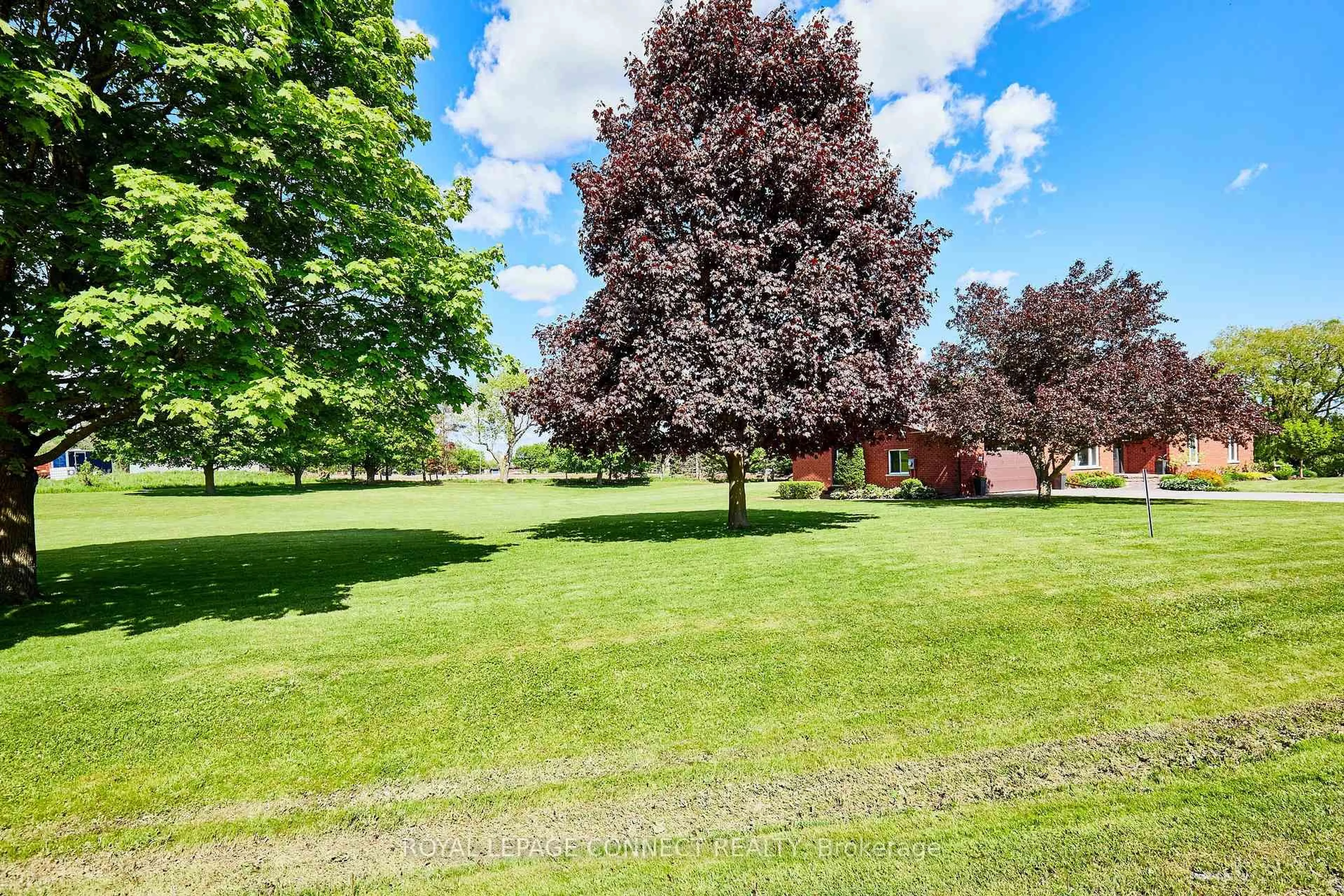 A pic from outside/outdoor area/front of a property/back of a property/a pic from drone, unknown for 74 Snow Ridge Crt, Oshawa Ontario L1H 0S5