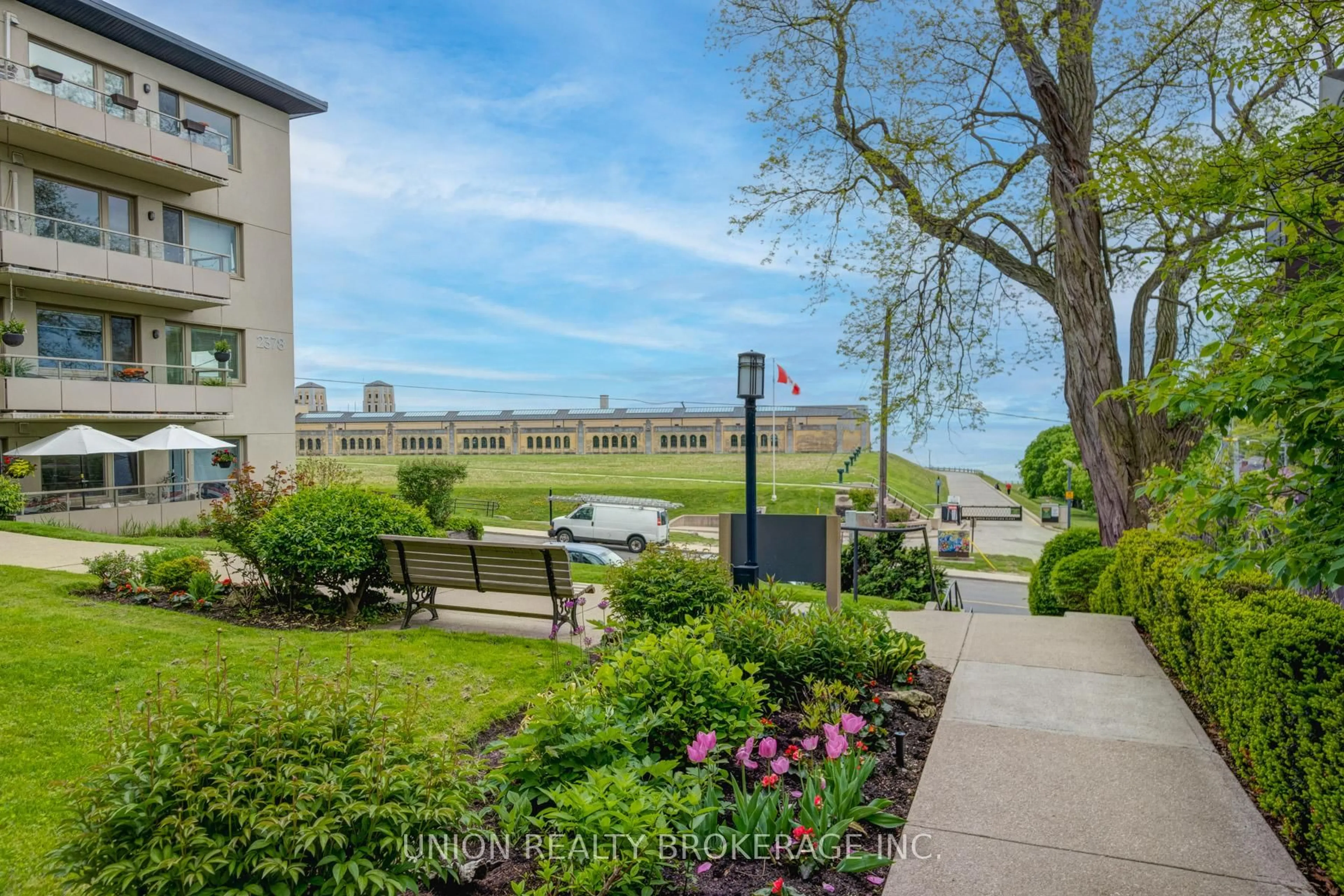Patio, water/lake/river/ocean view for 2368 Queen St #20, Toronto Ontario M4E 1H4