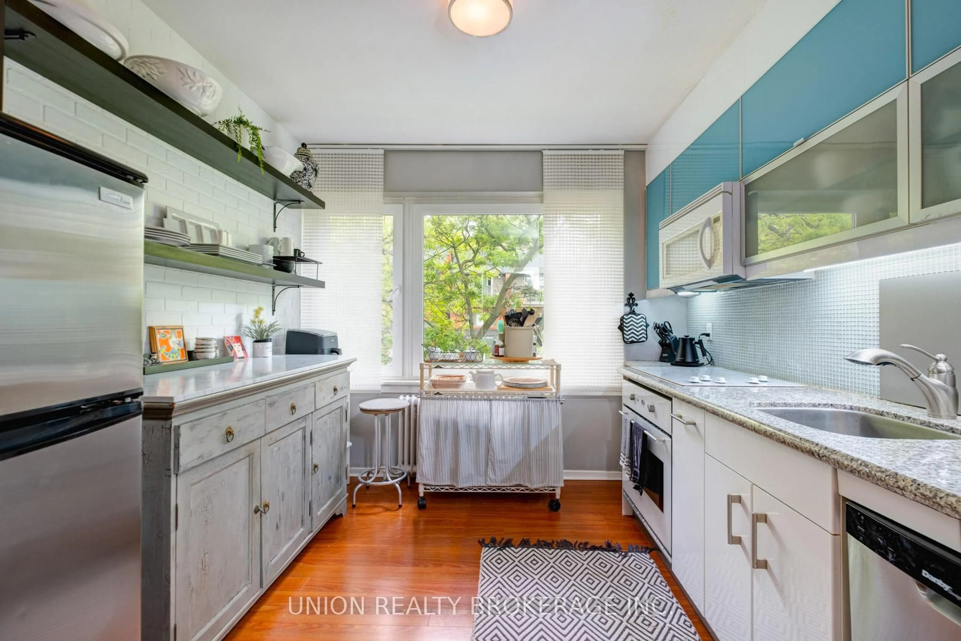 Standard kitchen, unknown for 2368 Queen St #20, Toronto Ontario M4E 1H4