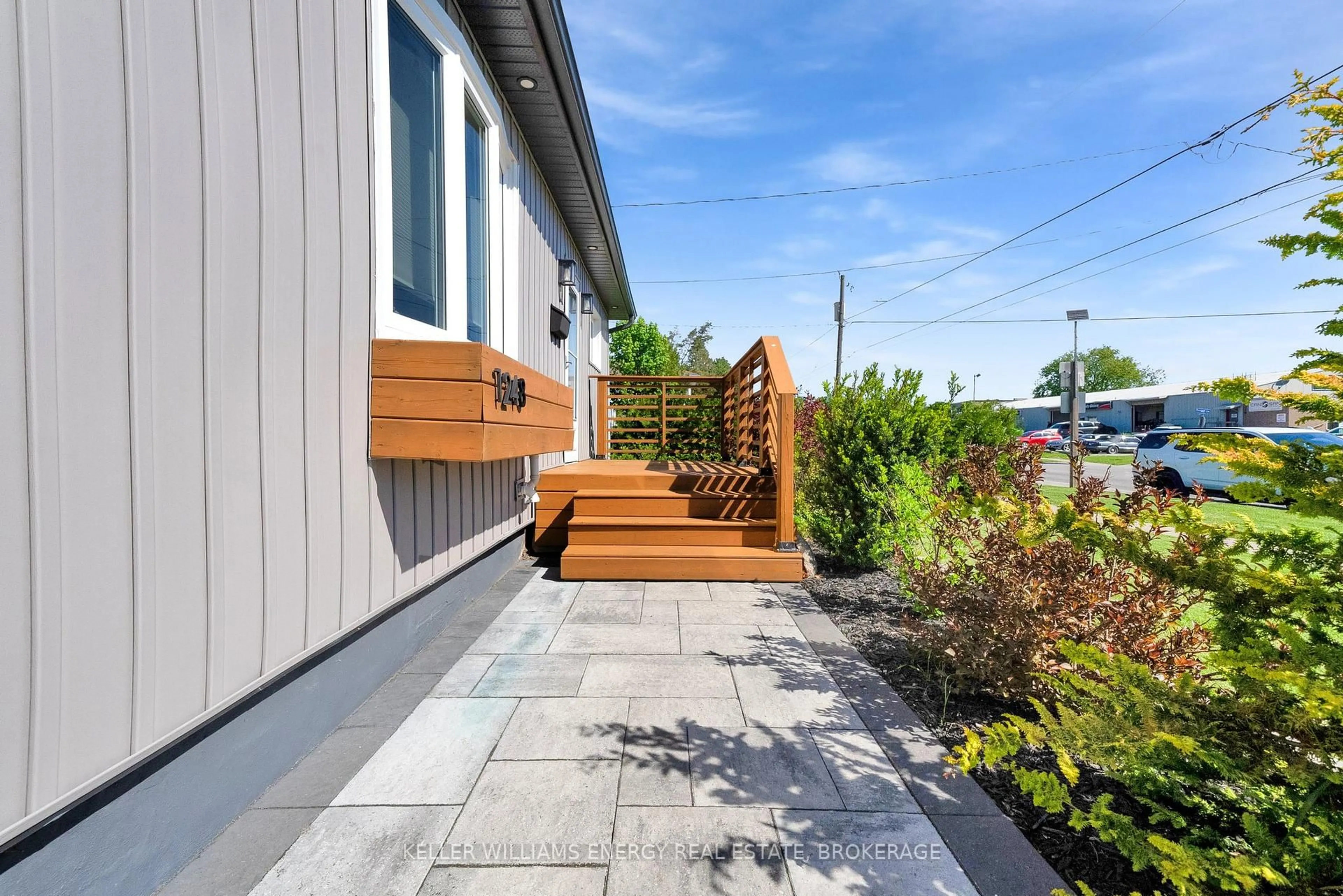 Patio, street for 1248 Somerville St, Oshawa Ontario L1G 4L2
