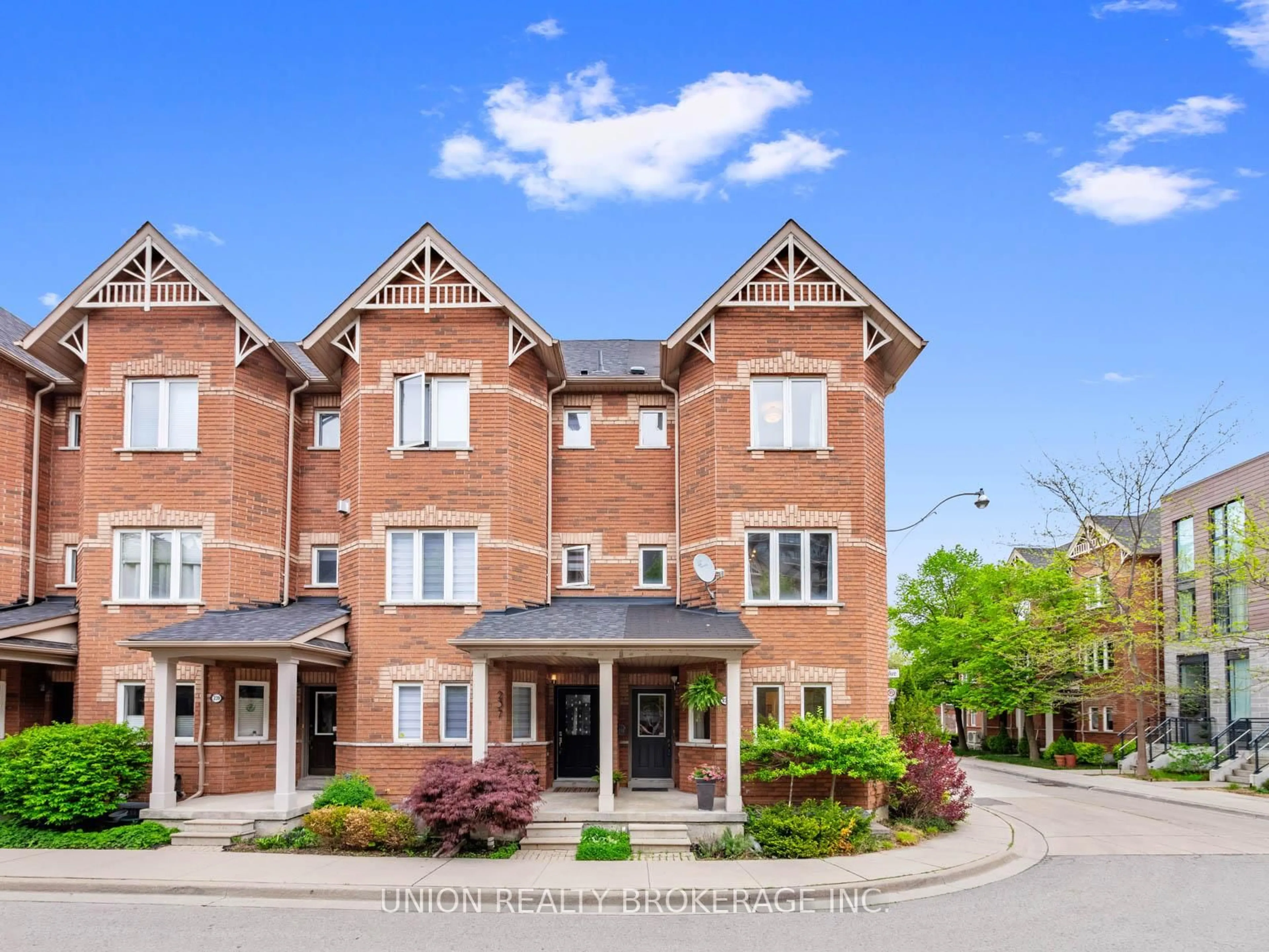 Home with brick exterior material, street for 235 Boston Ave, Toronto Ontario M4M 2V1