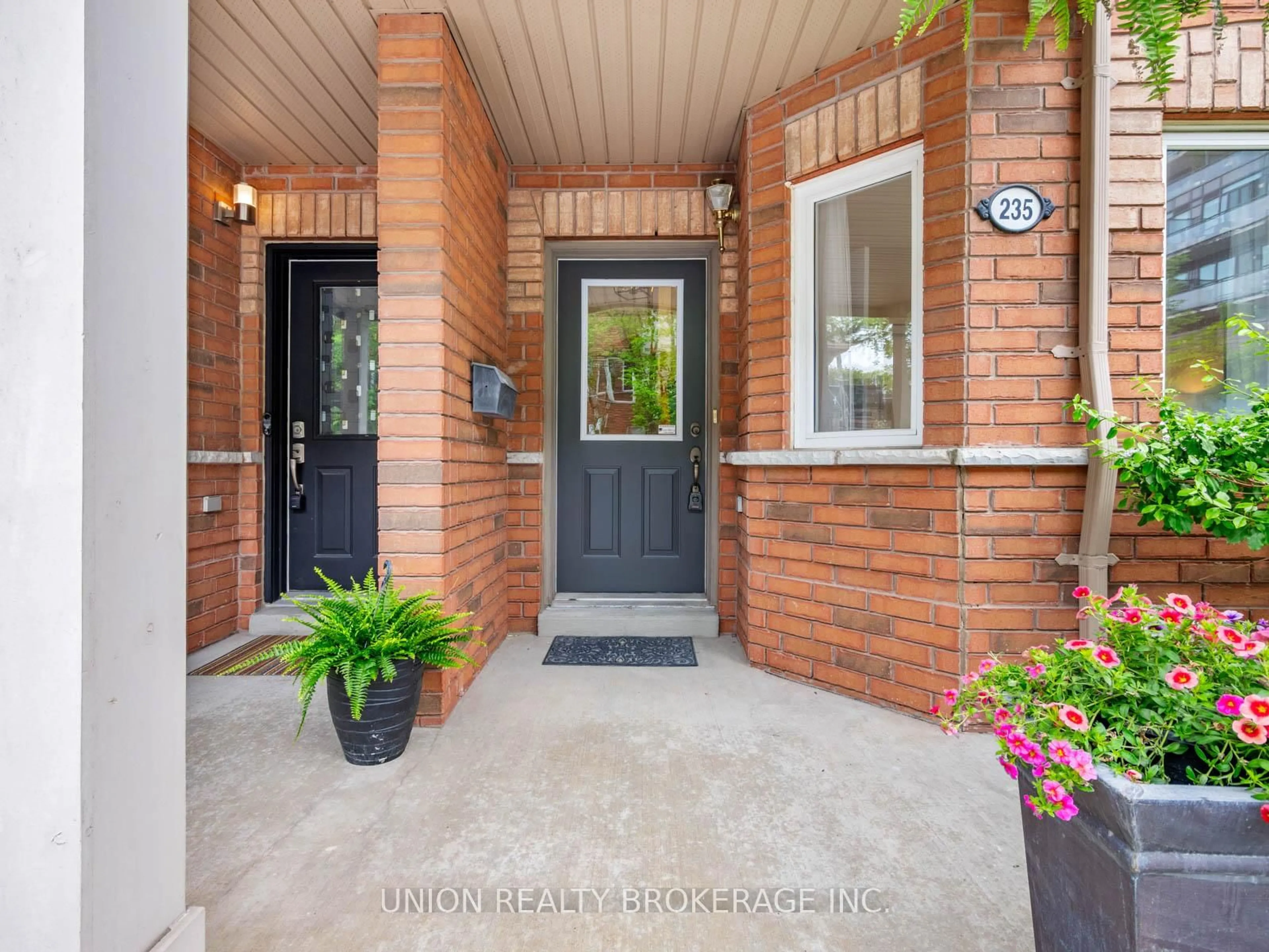 Indoor entryway for 235 Boston Ave, Toronto Ontario M4M 2V1