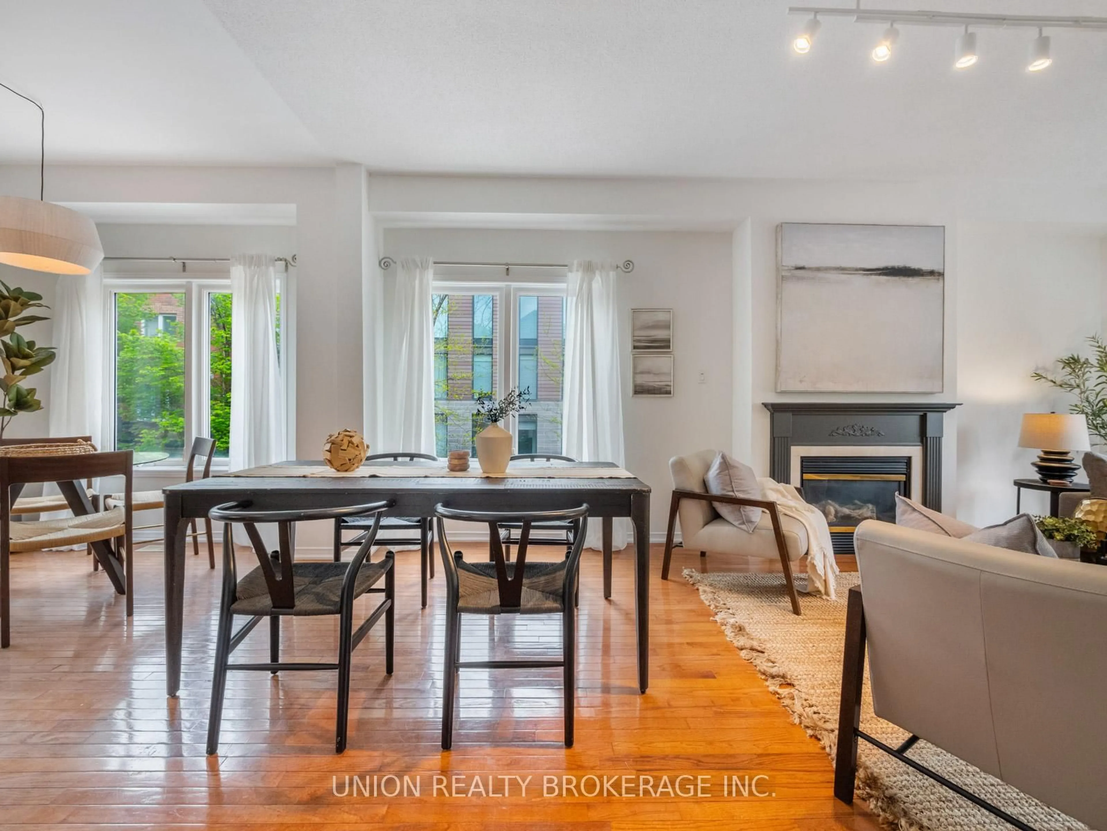 Unknown for 235 Boston Ave, Toronto Ontario M4M 2V1