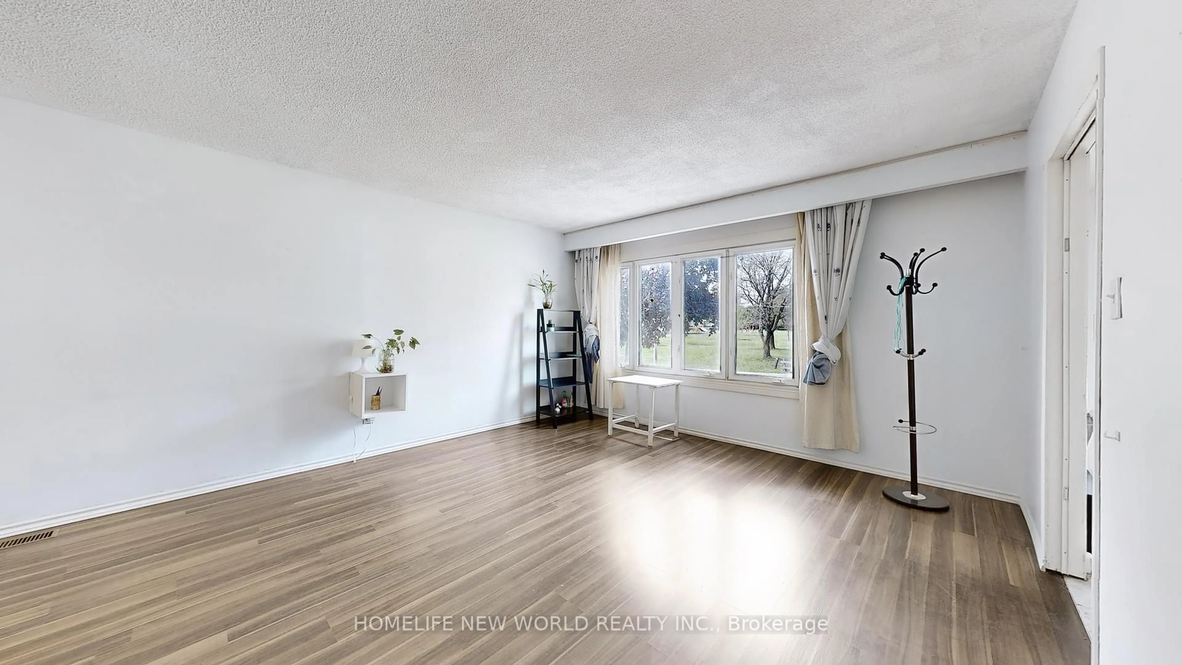 A pic of a room for 6 Snowhill Cres, Toronto Ontario M1S 3T5