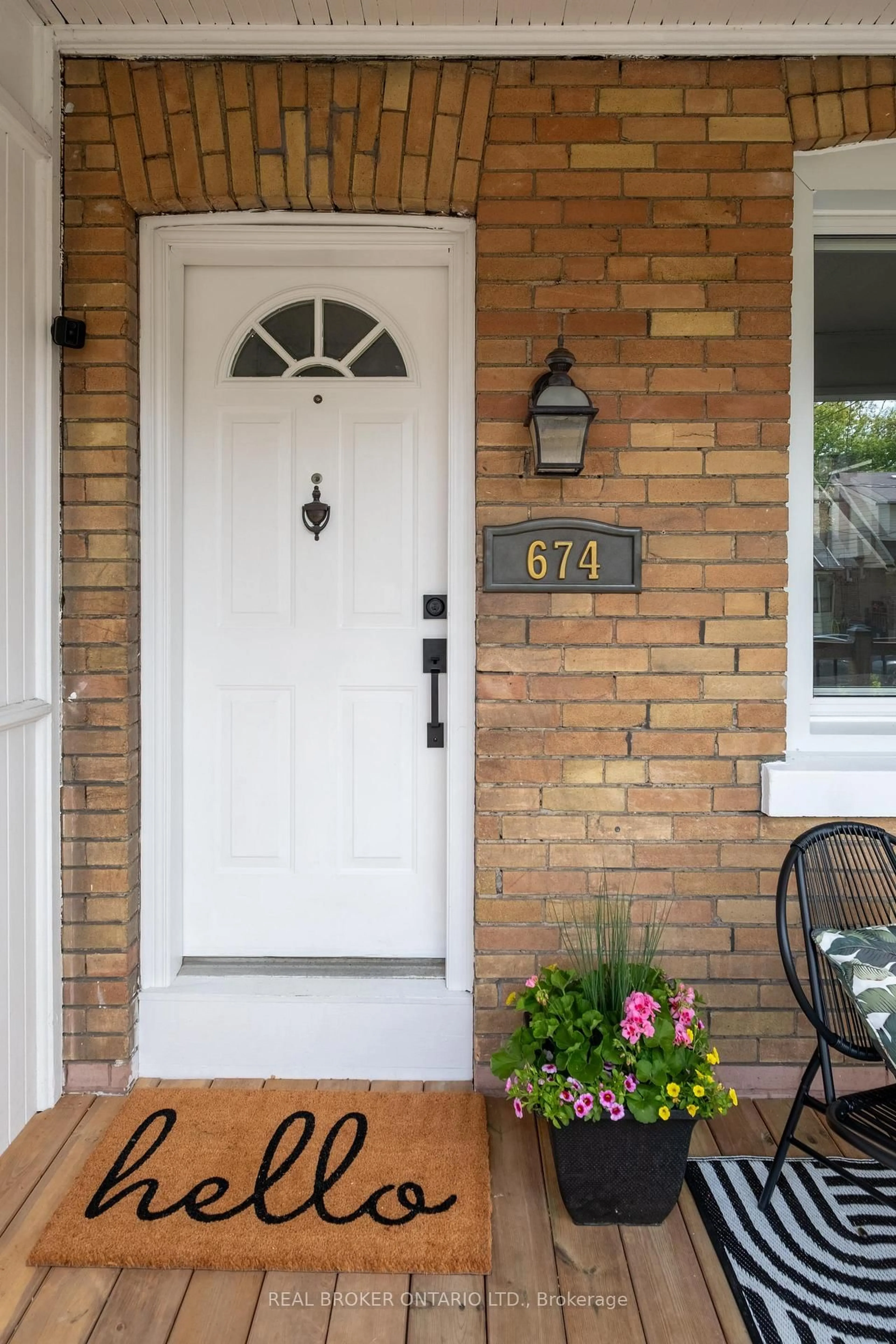 Indoor entryway for 674 Milverton Blvd, Toronto Ontario M4C 1X9