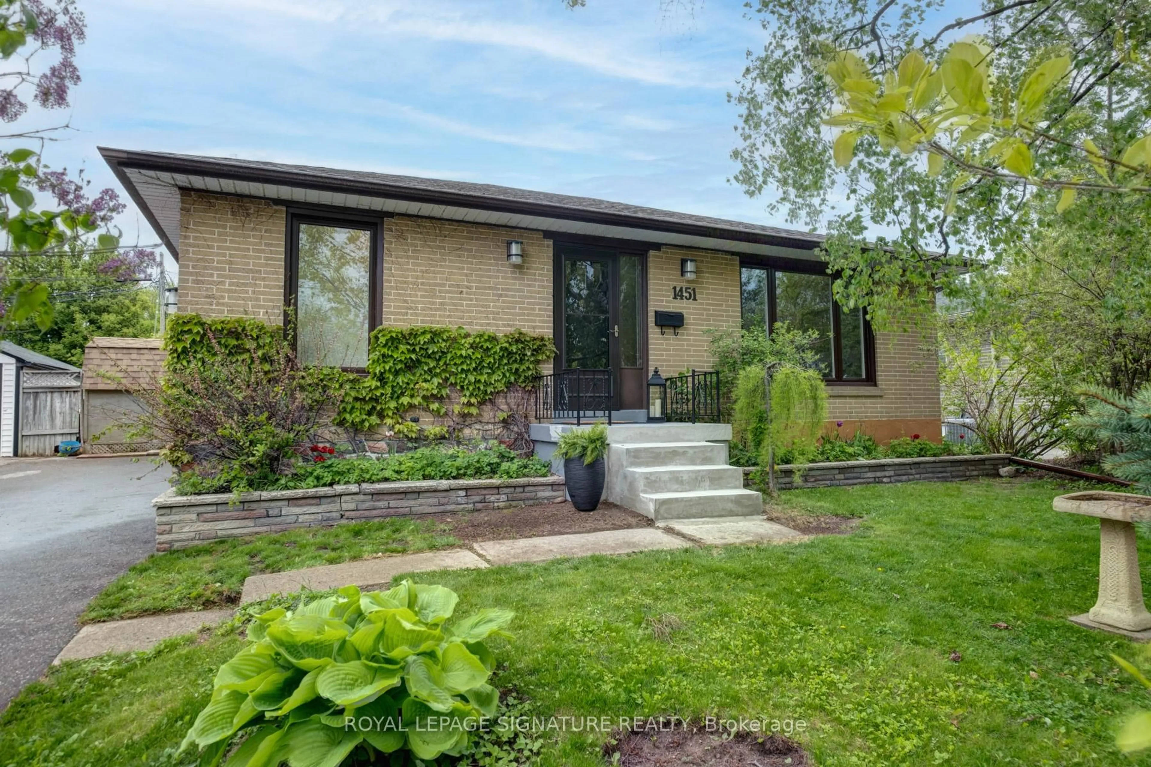 Home with brick exterior material, street for 1451 Lakefield St, Oshawa Ontario L1J 3Z3