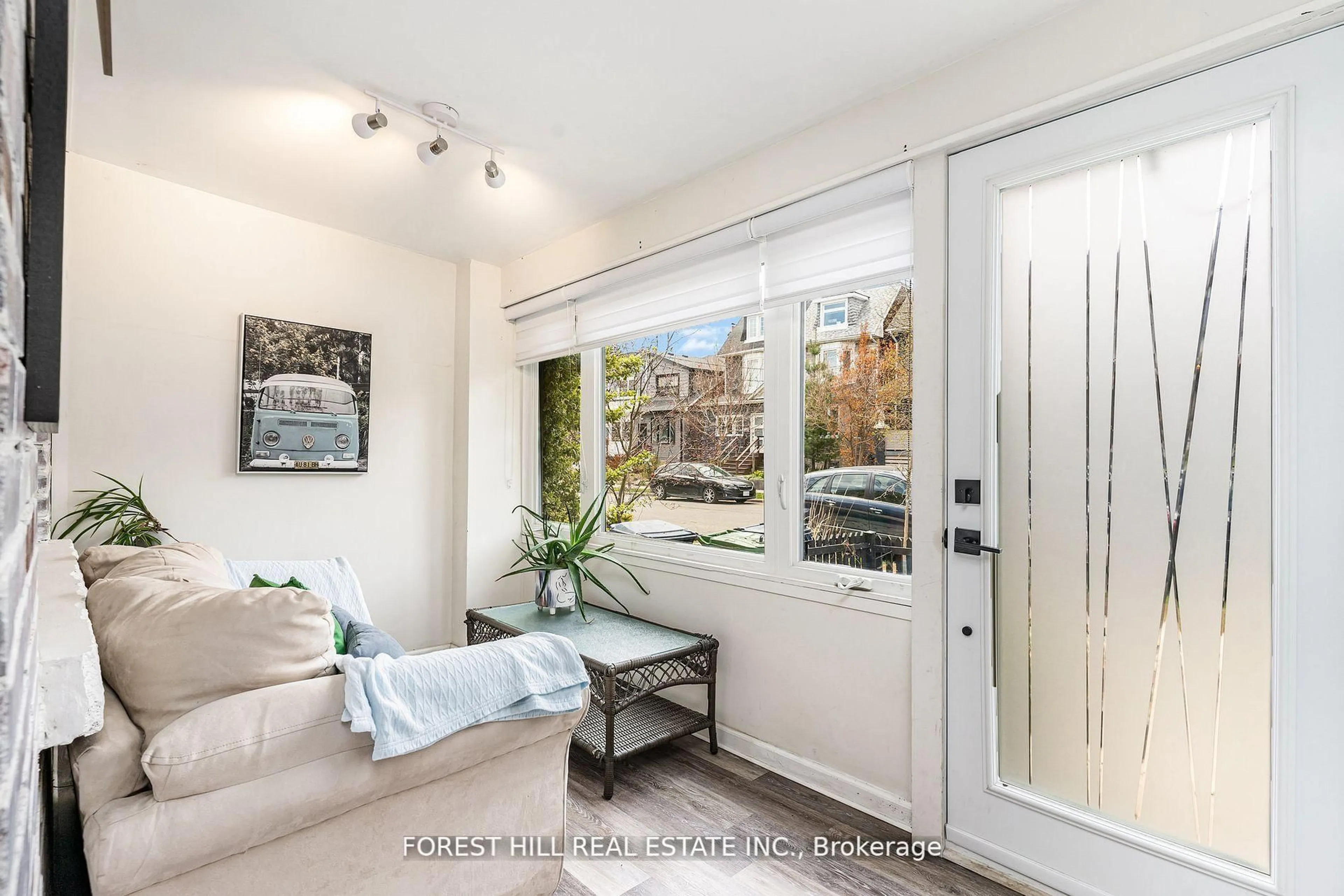Indoor entryway for 91 Alton Ave, Toronto Ontario M4L 2M3