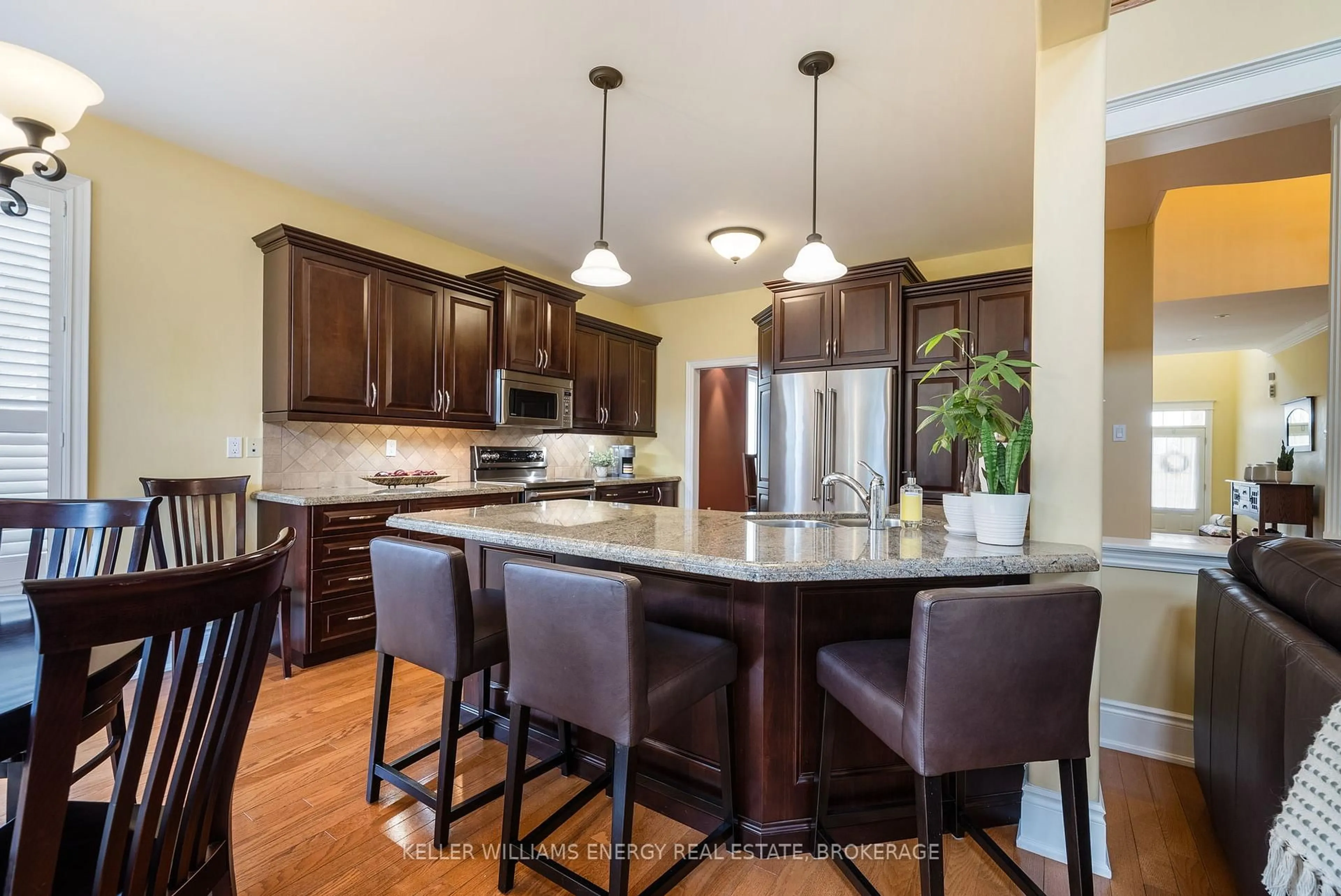 Open concept kitchen, ceramic/tile floor for 1044 Swiss Hts, Oshawa Ontario L1K 3B4