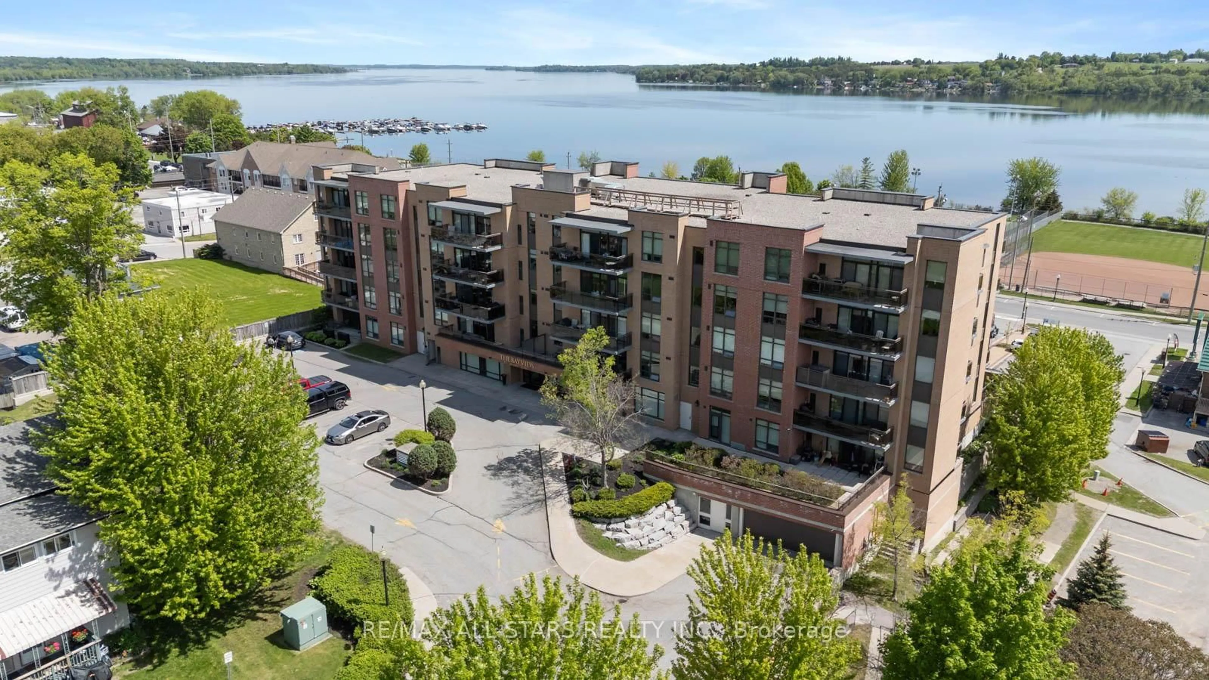 A pic from outside/outdoor area/front of a property/back of a property/a pic from drone, water/lake/river/ocean view for 171 Shanly St #408, Scugog Ontario L9L 0A3