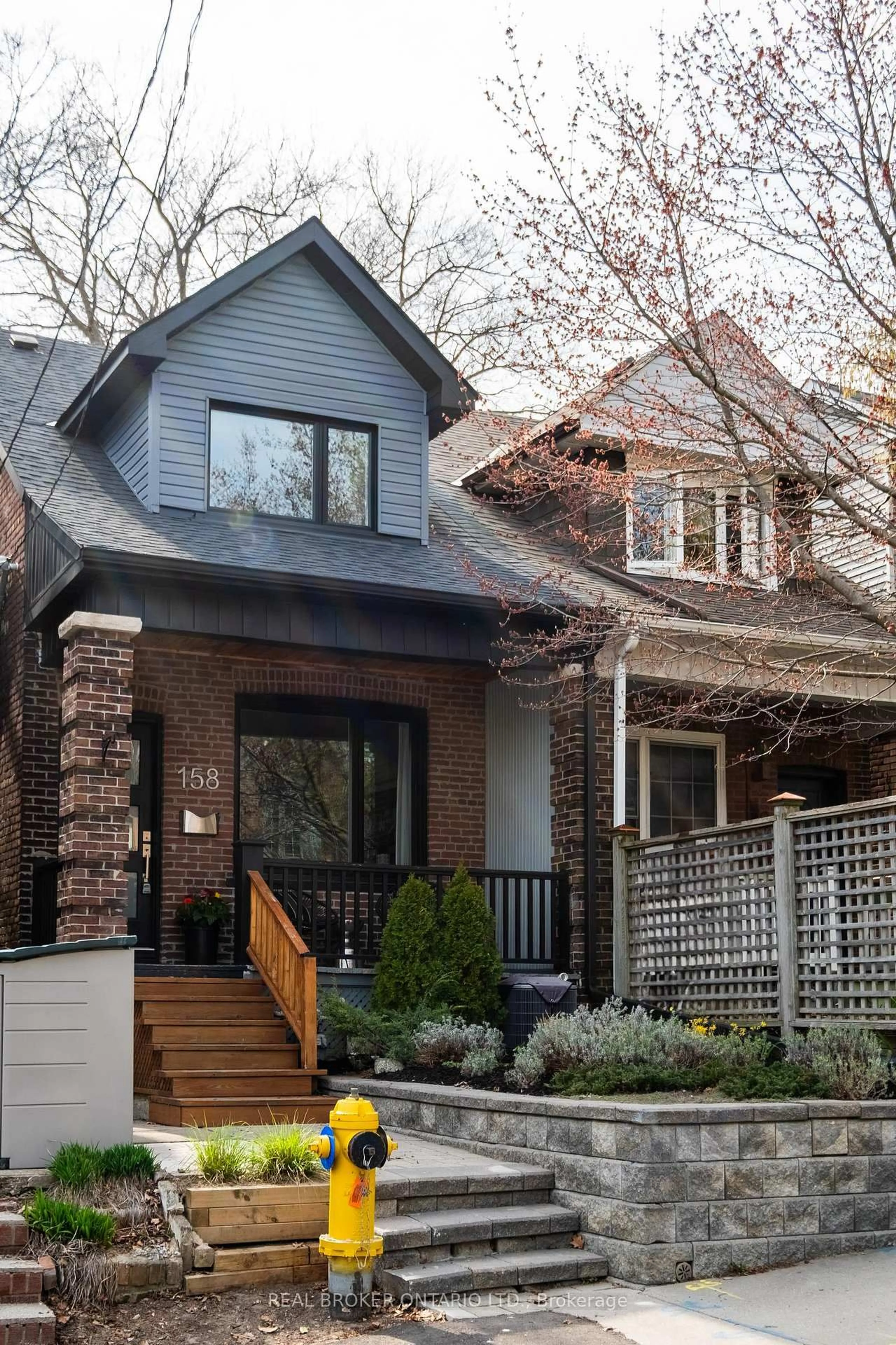 Home with brick exterior material, street for 158 Golfview Ave, Toronto Ontario M4E 2K5