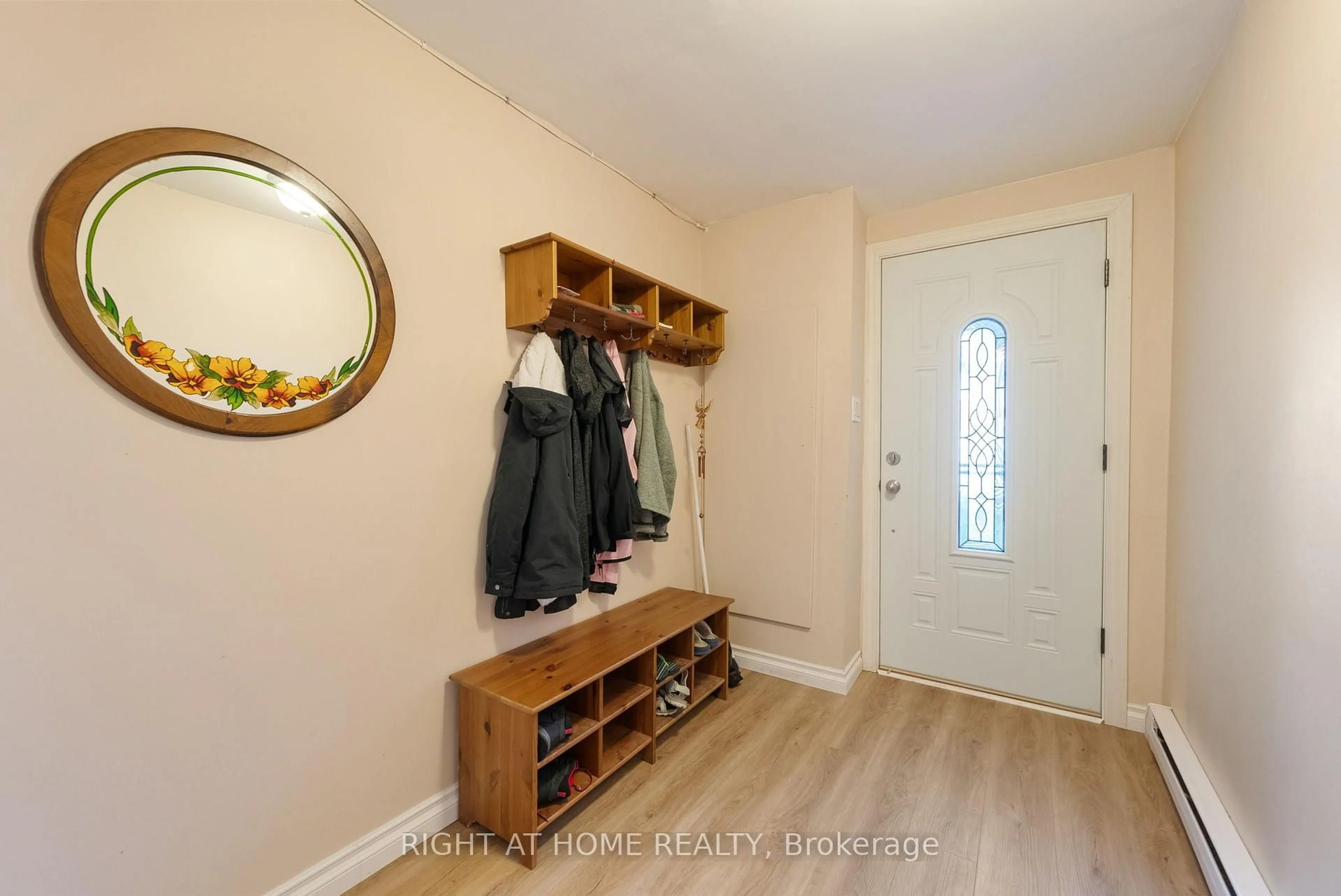 Indoor entryway for 121 Centennial Rd #81, Toronto Ontario M1C 1Z7