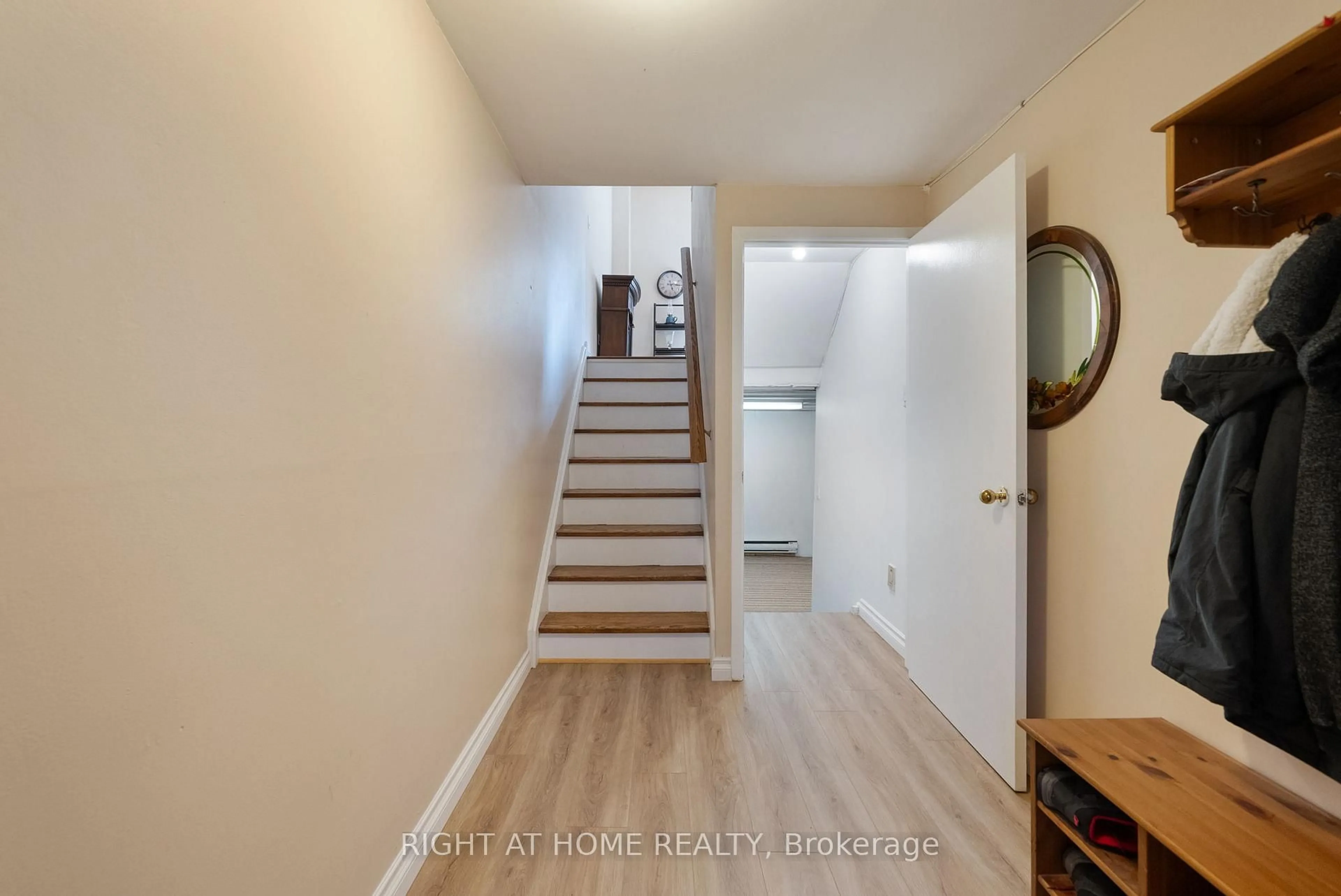 Indoor entryway for 121 Centennial Rd #81, Toronto Ontario M1C 1Z7