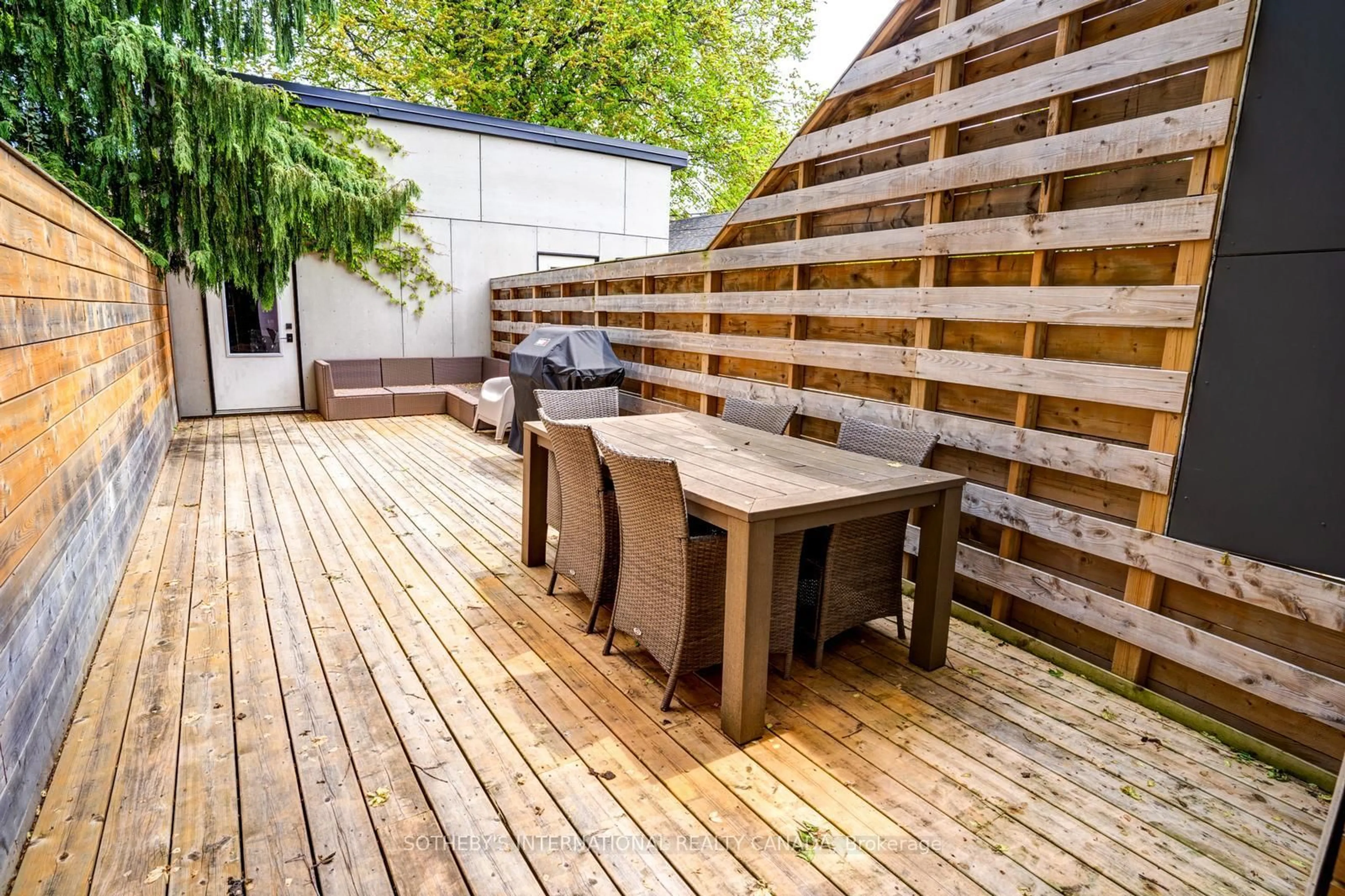 Patio, street for 79 Eaton Ave #1, Toronto Ontario M4J 2Z4
