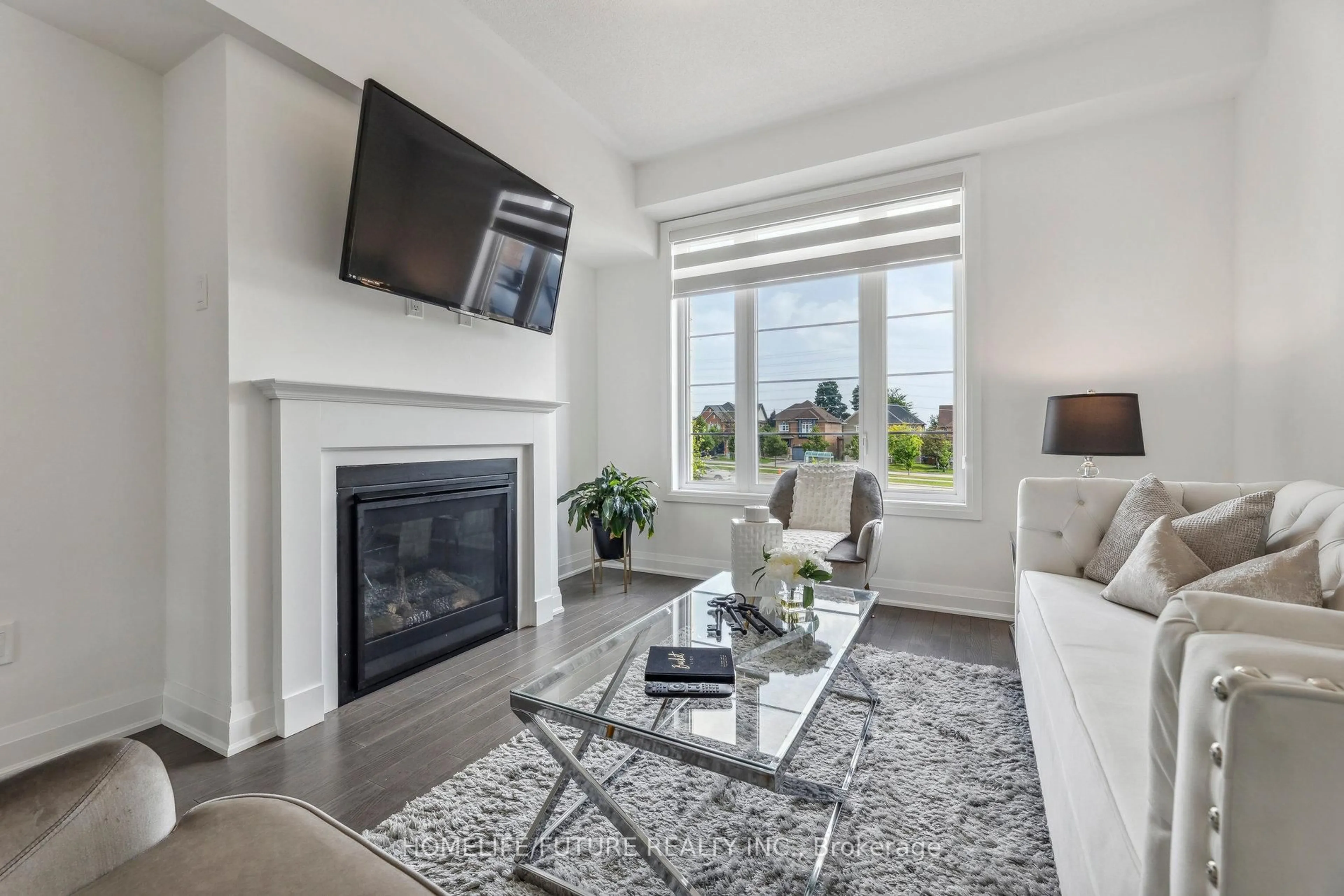 Living room with furniture, unknown for 38 Elkington Cres, Whitby Ontario L1P 0L7