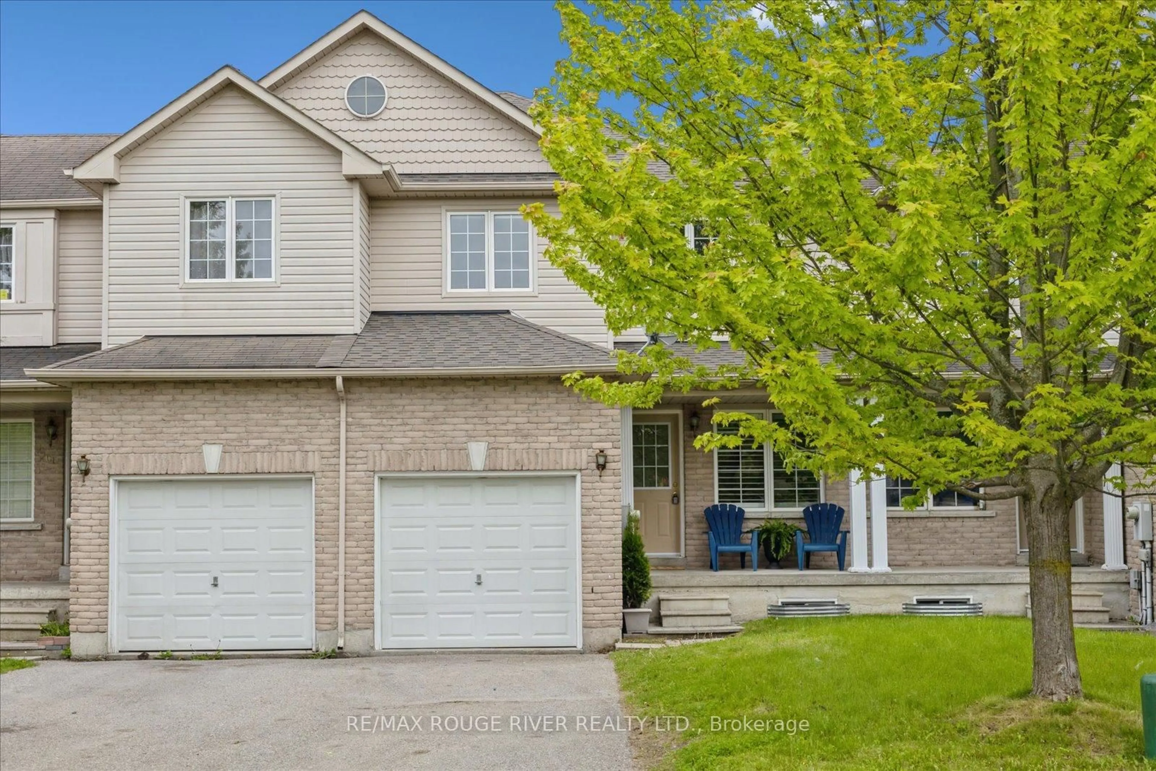 Home with vinyl exterior material, street for 263 Sprucewood Cres, Clarington Ontario L1C 5H1