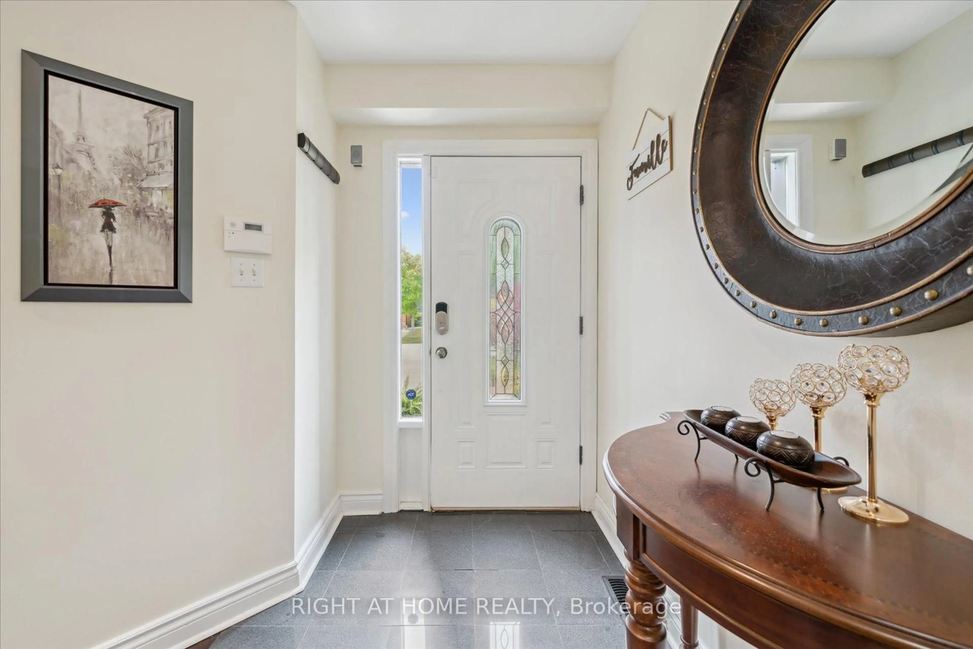 Indoor entryway for 25 Mcivor St, Whitby Ontario L1R 2L7