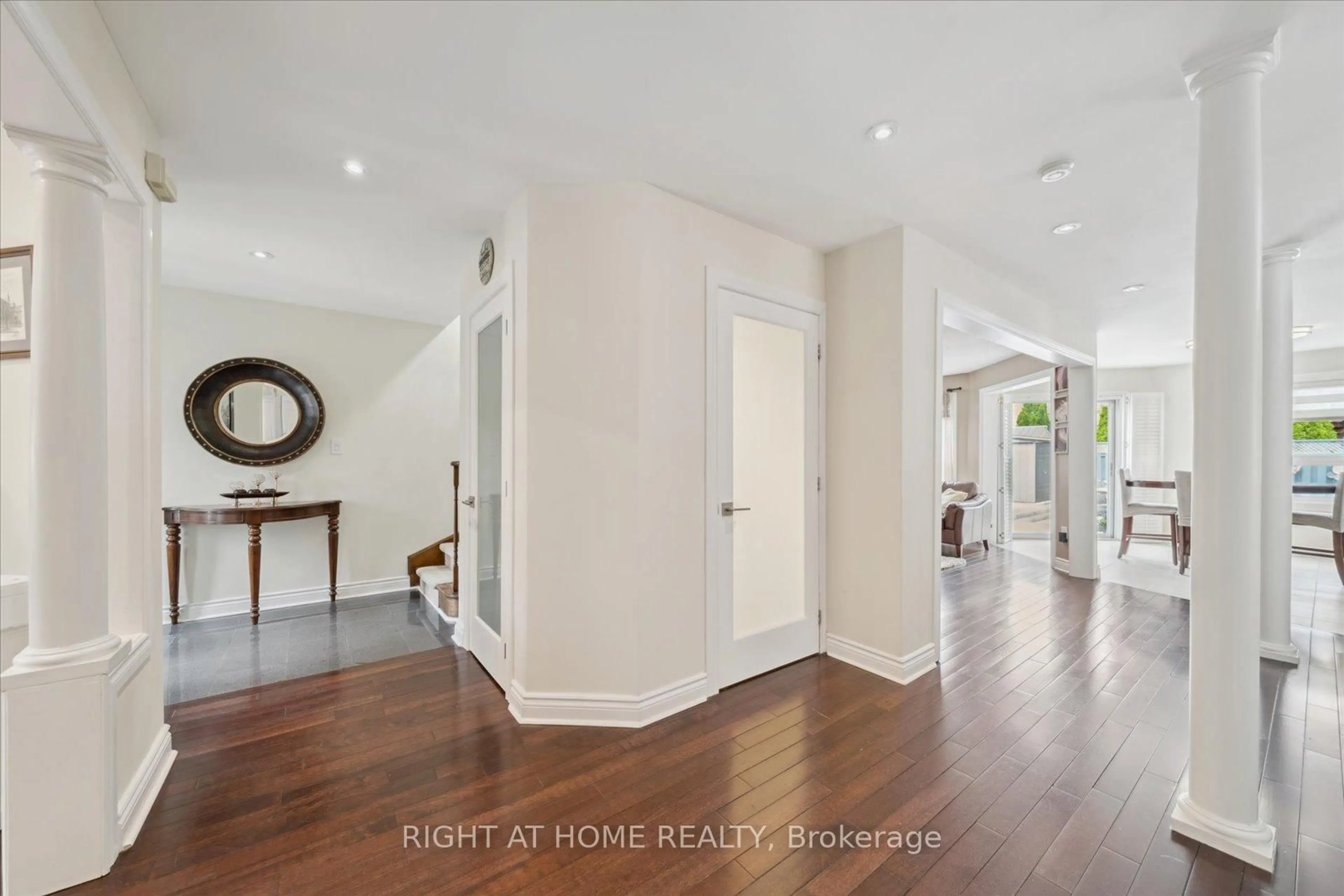 Indoor entryway for 25 Mcivor St, Whitby Ontario L1R 2L7