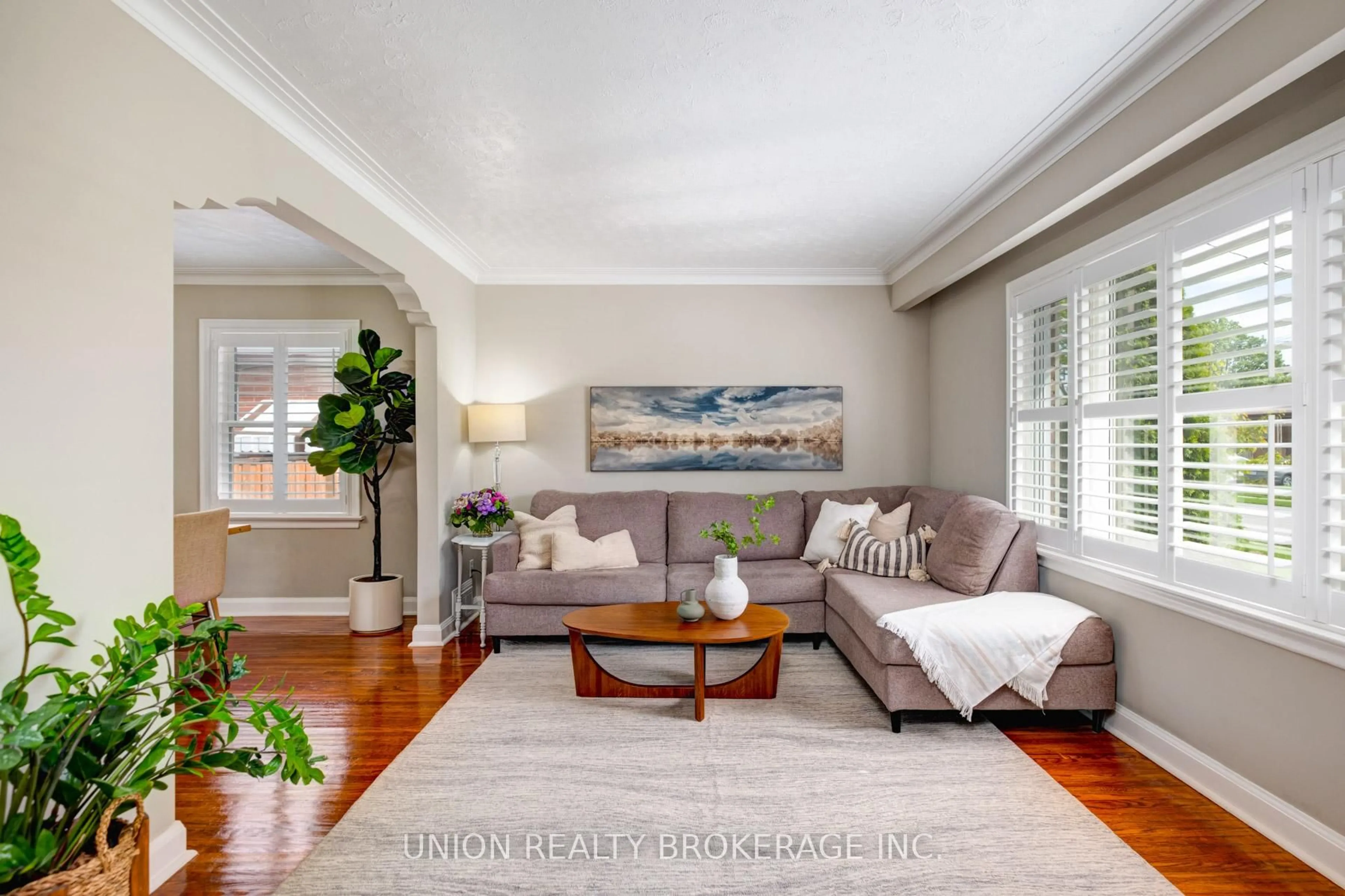 Living room with furniture, unknown for 100 Lilian Dr, Toronto Ontario M1R 3W5