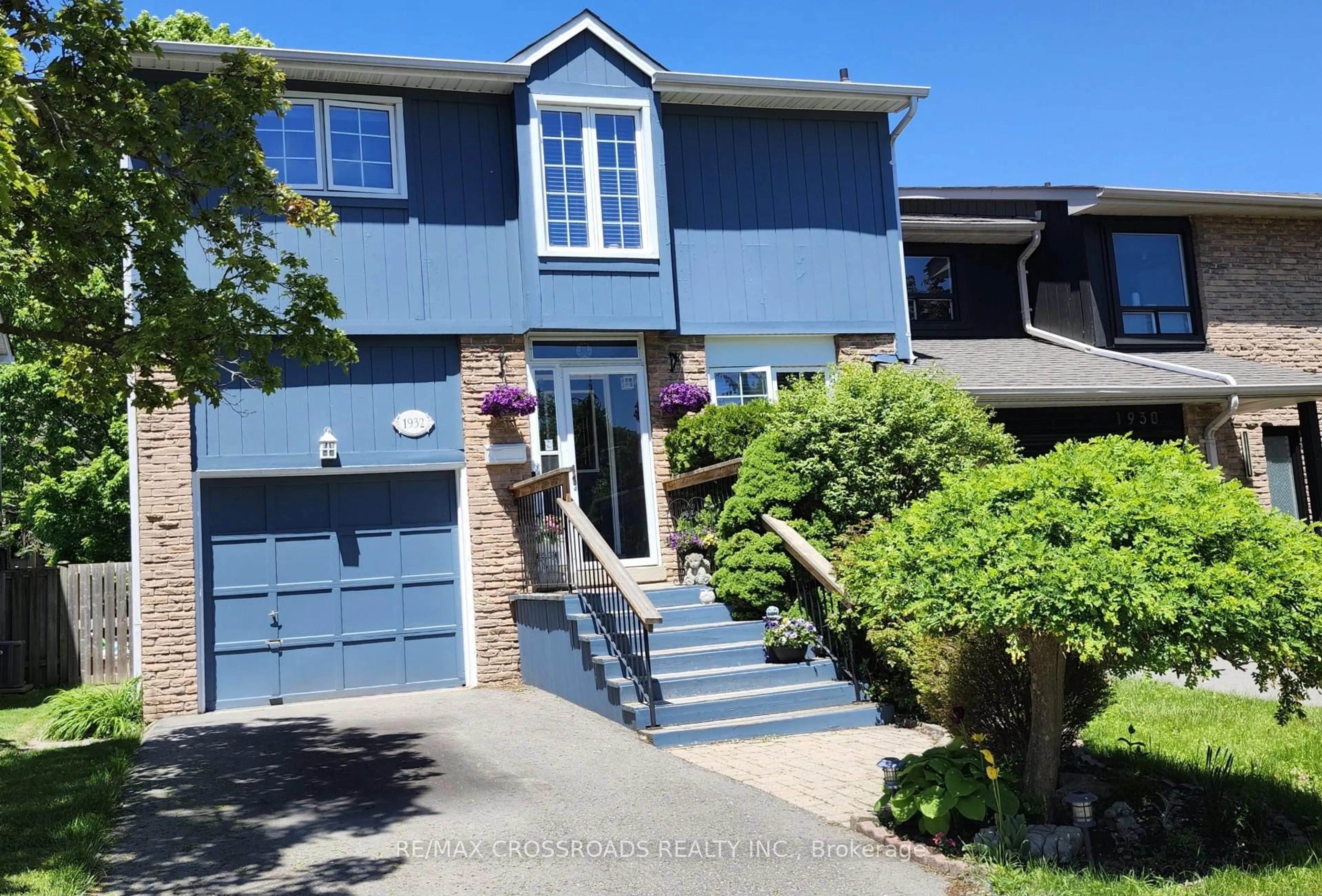 Home with vinyl exterior material, street for 1932 Malden Cres, Pickering Ontario L1V 3G5