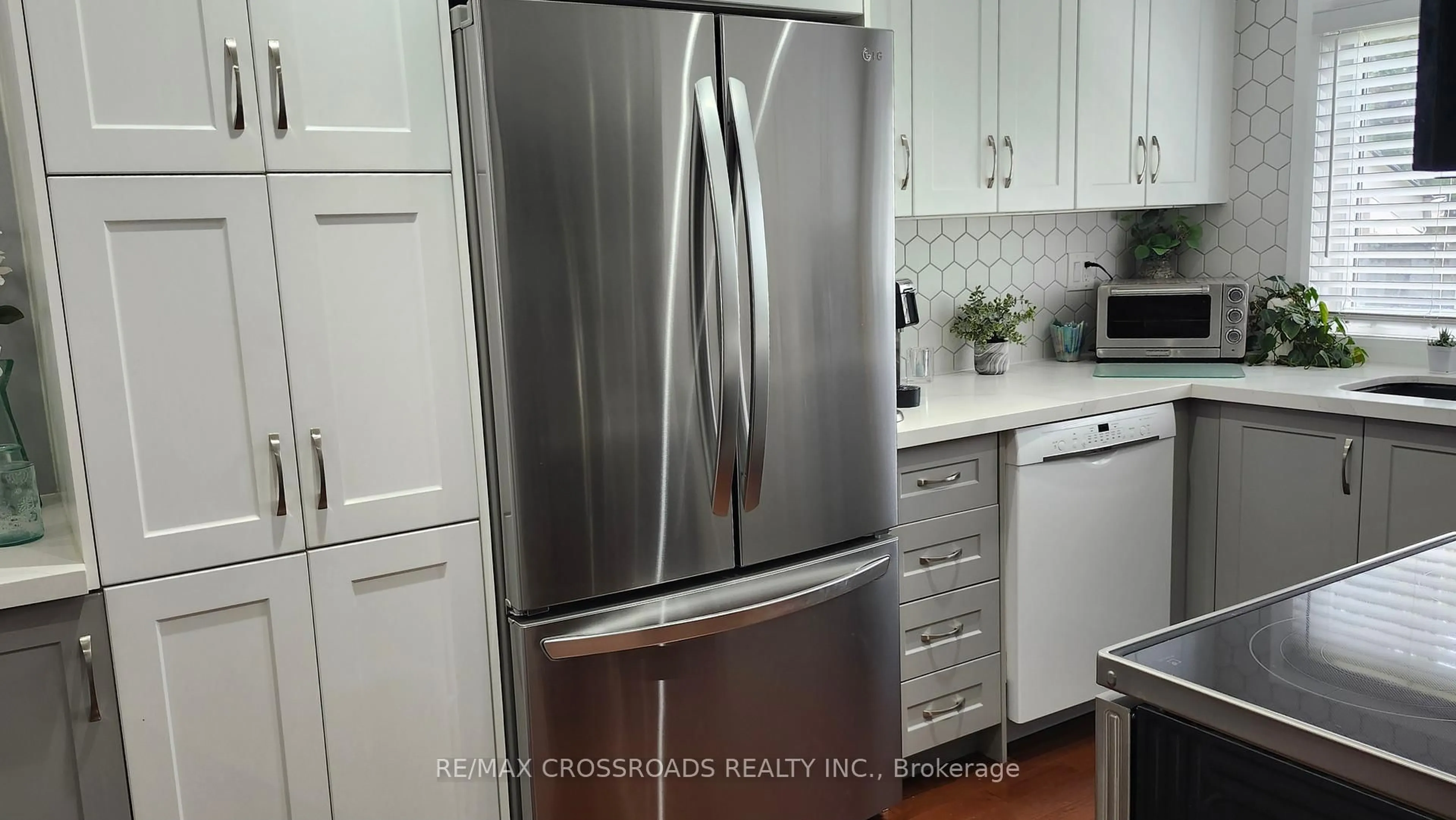 Unknown for 1932 Malden Cres, Pickering Ontario L1V 3G5