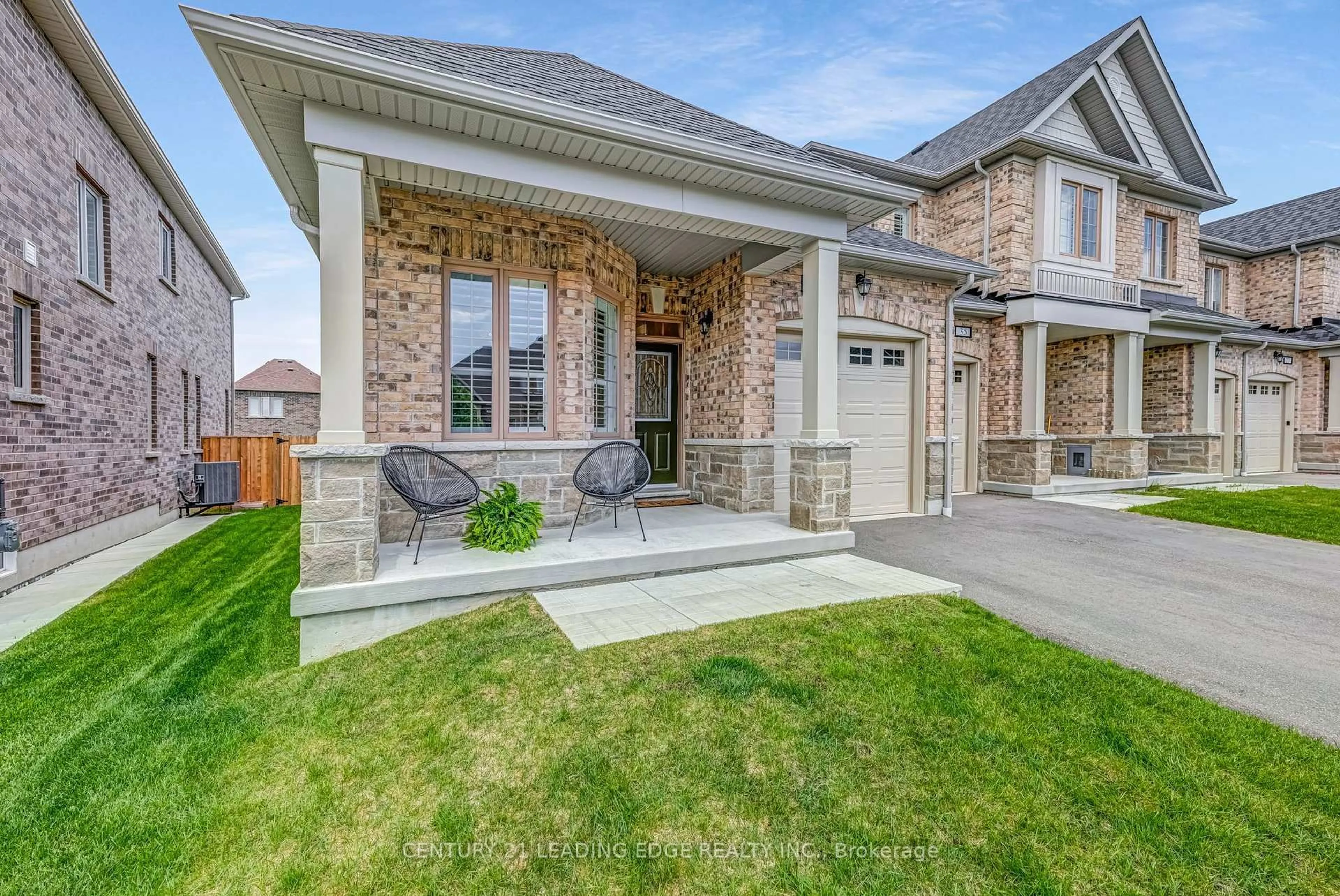 Home with brick exterior material, street for 39 Southampton St, Scugog Ontario L9L 0C6