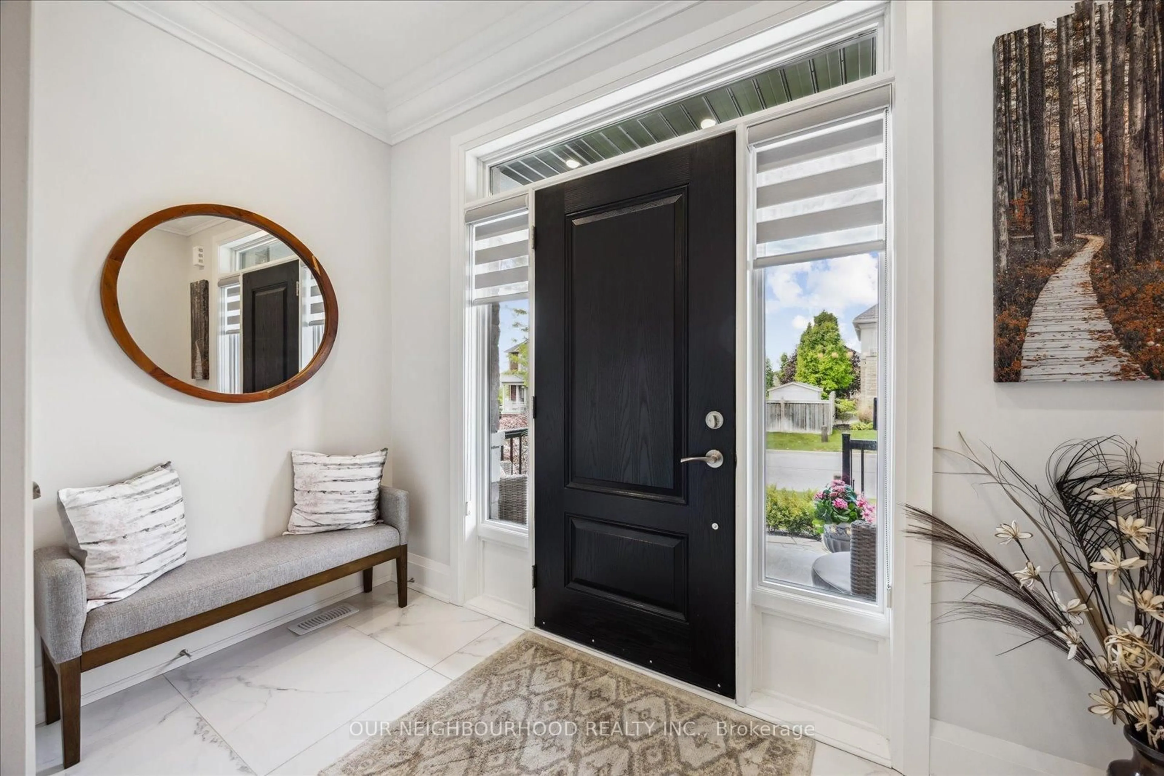 Indoor entryway for 7 Serene Crt, Whitby Ontario L1R 0L6