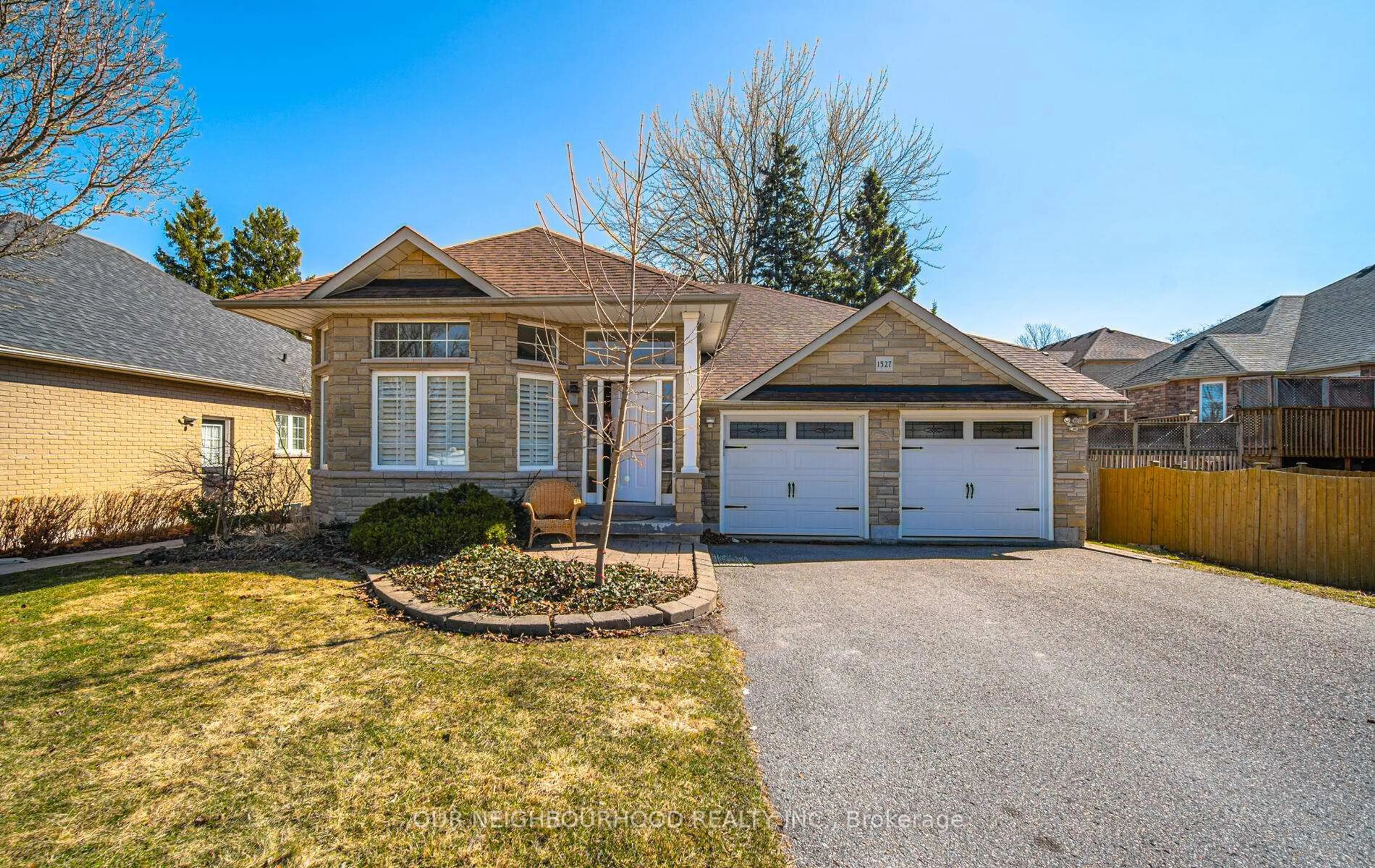 Home with brick exterior material, street for 1527 Nash Rd, Clarington Ontario L1E 2K8