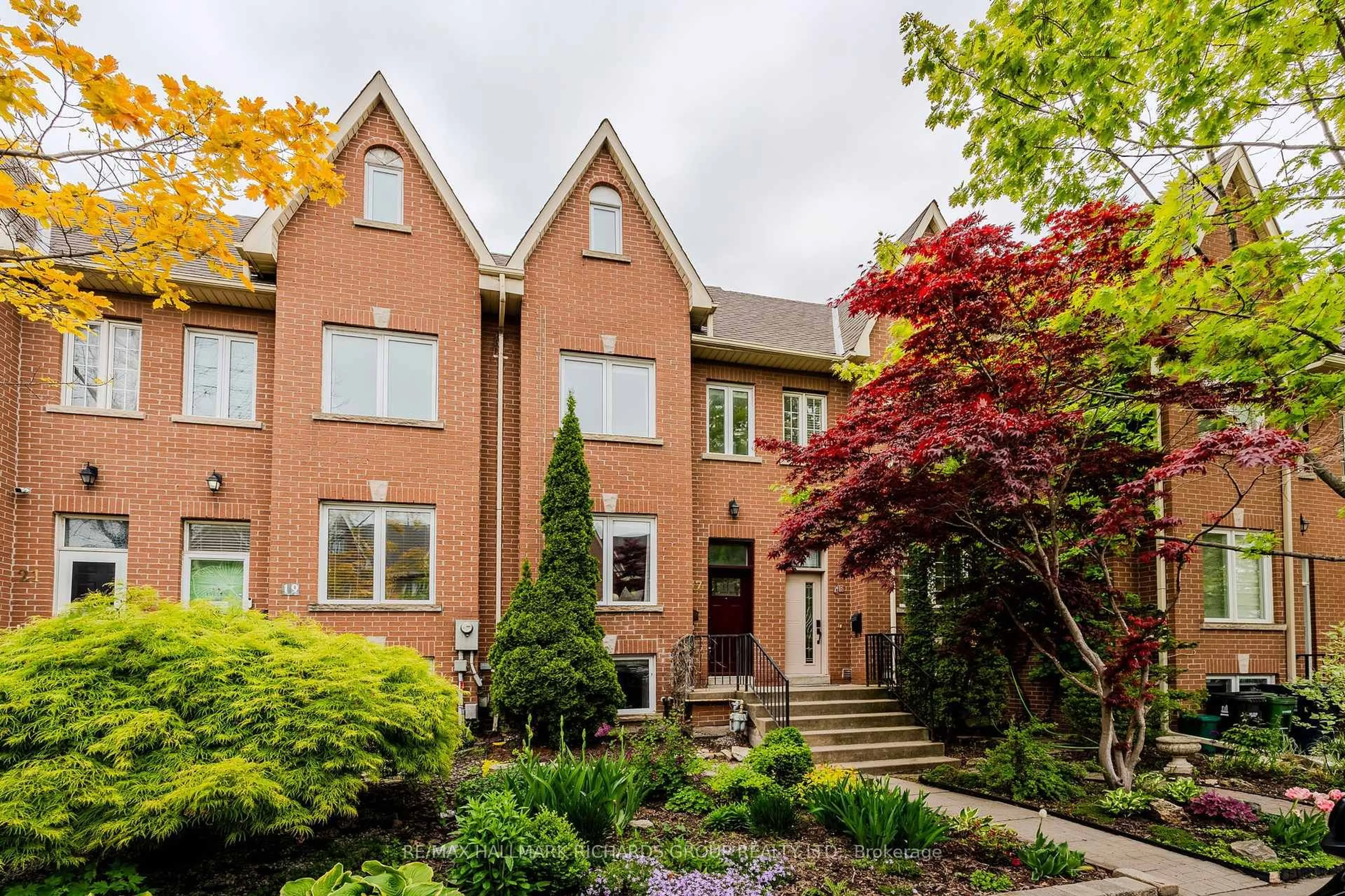 Home with brick exterior material, street for 17 Brick Crt, Toronto Ontario M4L 3X7