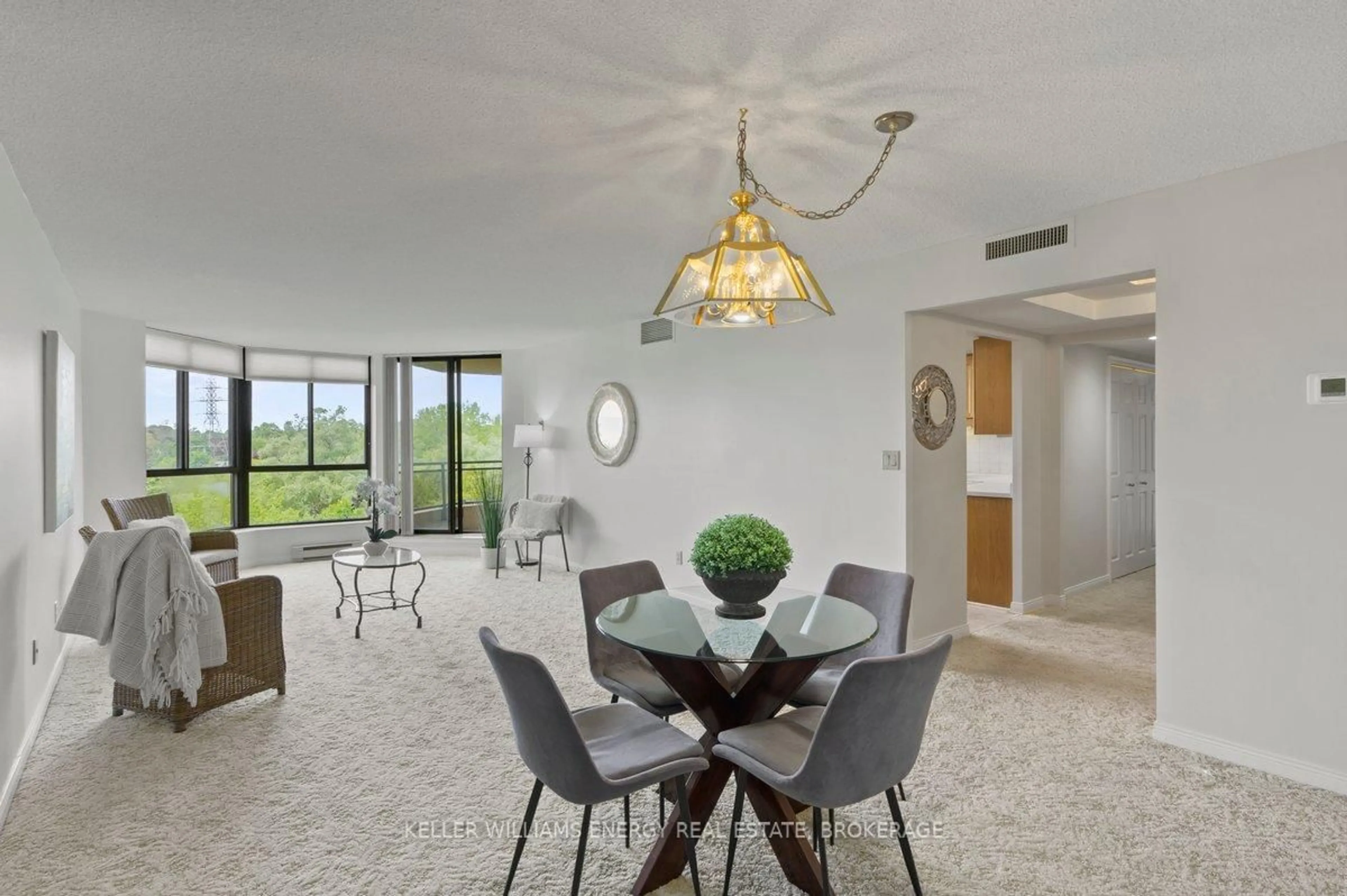 Dining room, ceramic/tile floor for 900 Wilson Rd #506, Oshawa Ontario L1G 7T2