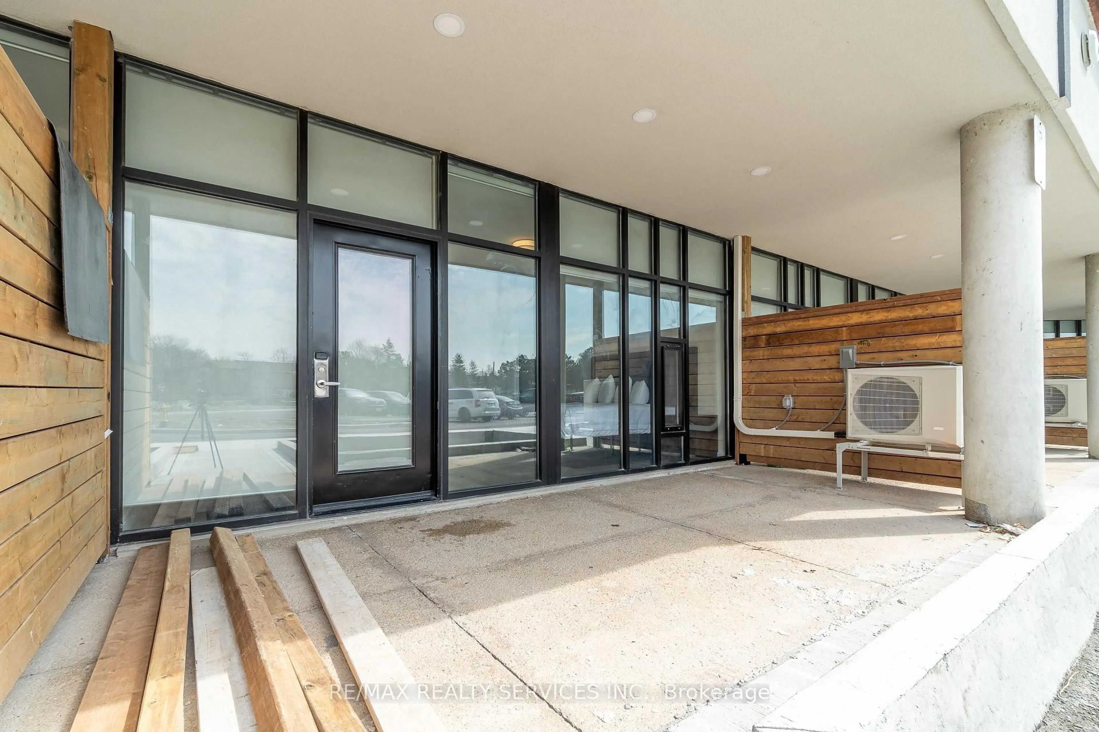 Indoor foyer for 30 DEAN PARK Rd ##6, Toronto Ontario M1B 3H1
