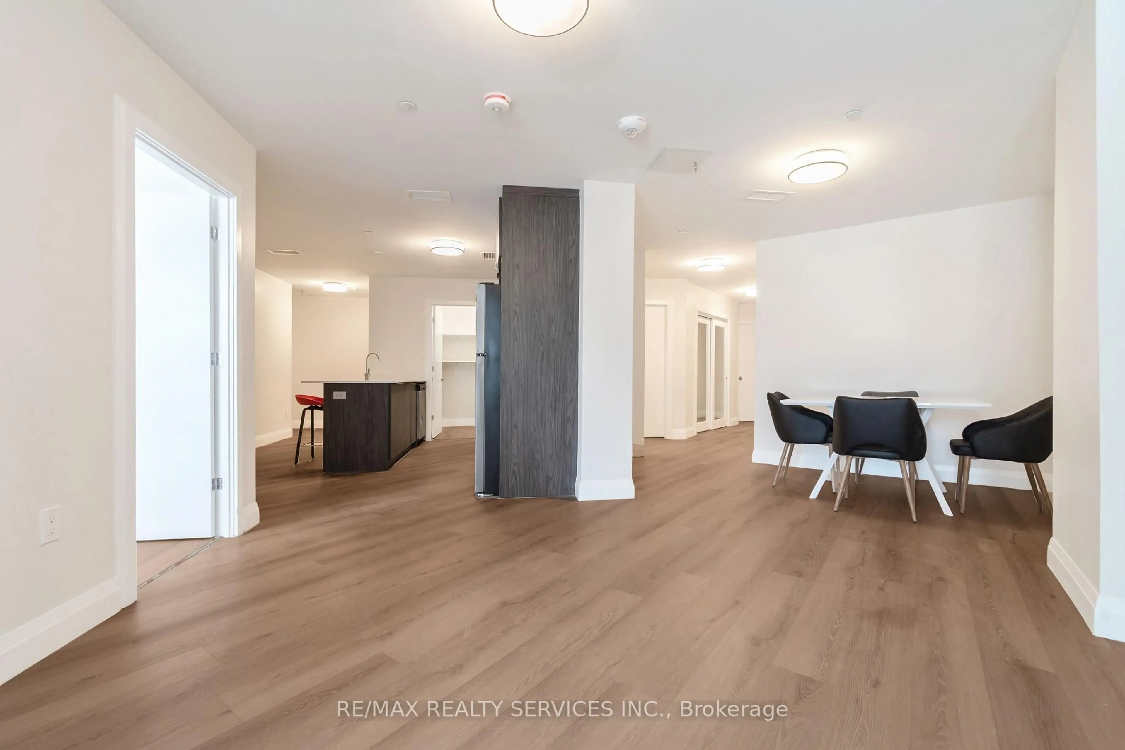 Indoor entryway for 30 DEAN PARK Rd ##6, Toronto Ontario M1B 3H1