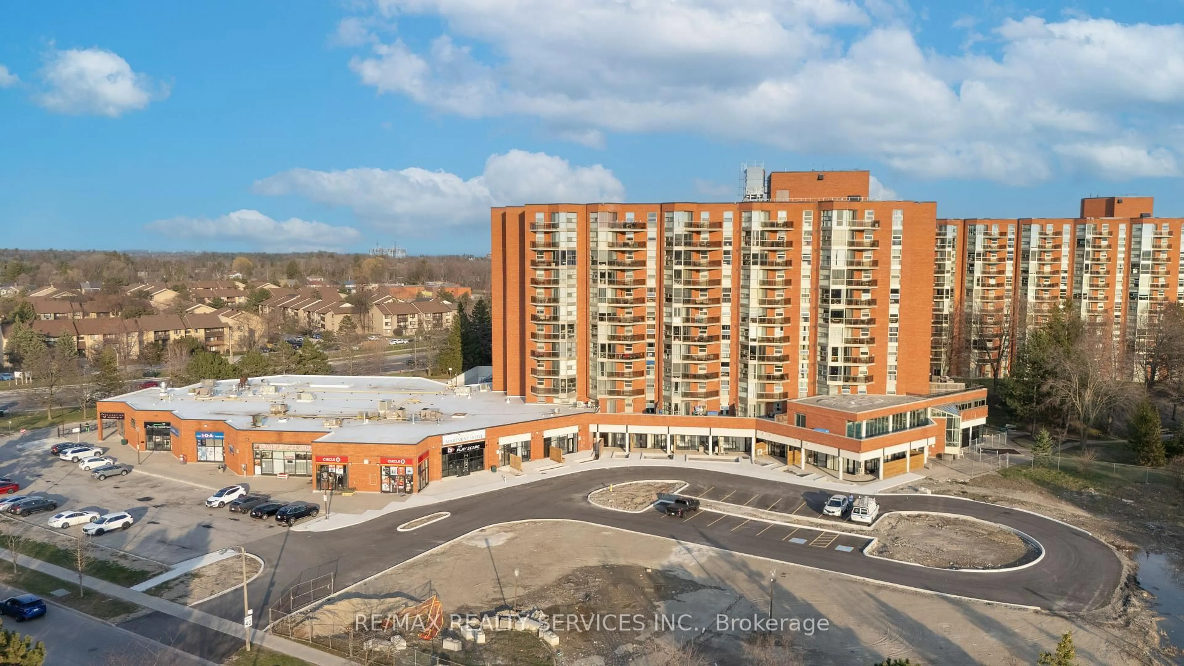A pic from outside/outdoor area/front of a property/back of a property/a pic from drone, building for 30 DEAN PARK Rd ##9, Toronto Ontario M1B 3H1