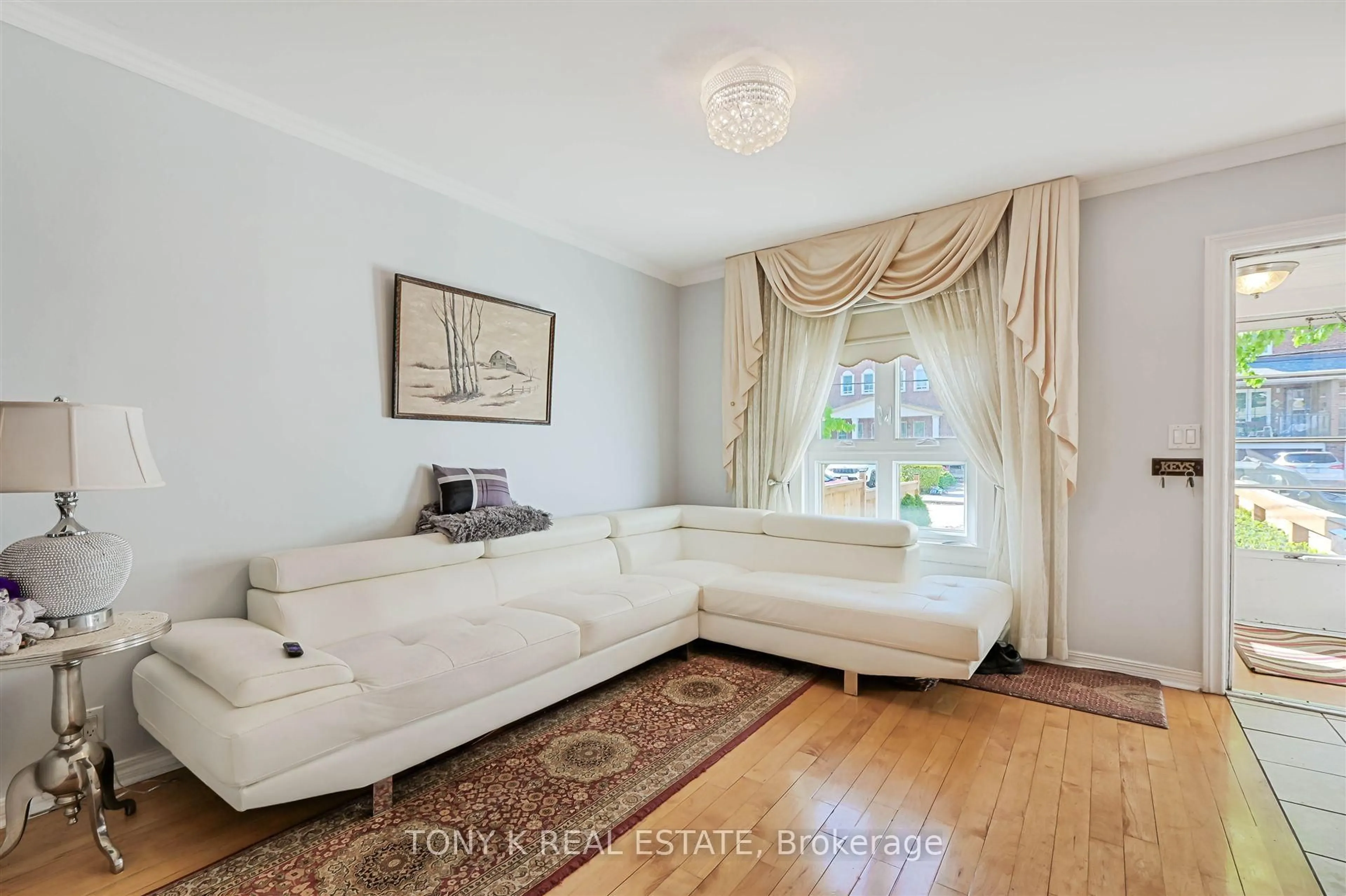 Living room with furniture, unknown for 170 Virginia Ave, Toronto Ontario M4C 2T4