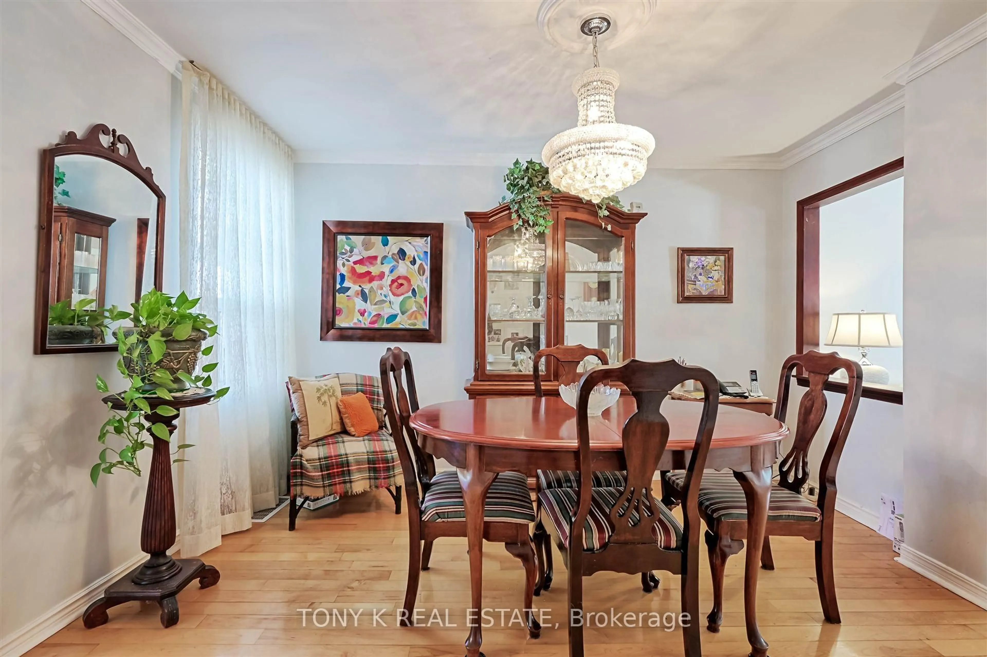 Dining room, wood/laminate floor for 170 Virginia Ave, Toronto Ontario M4C 2T4