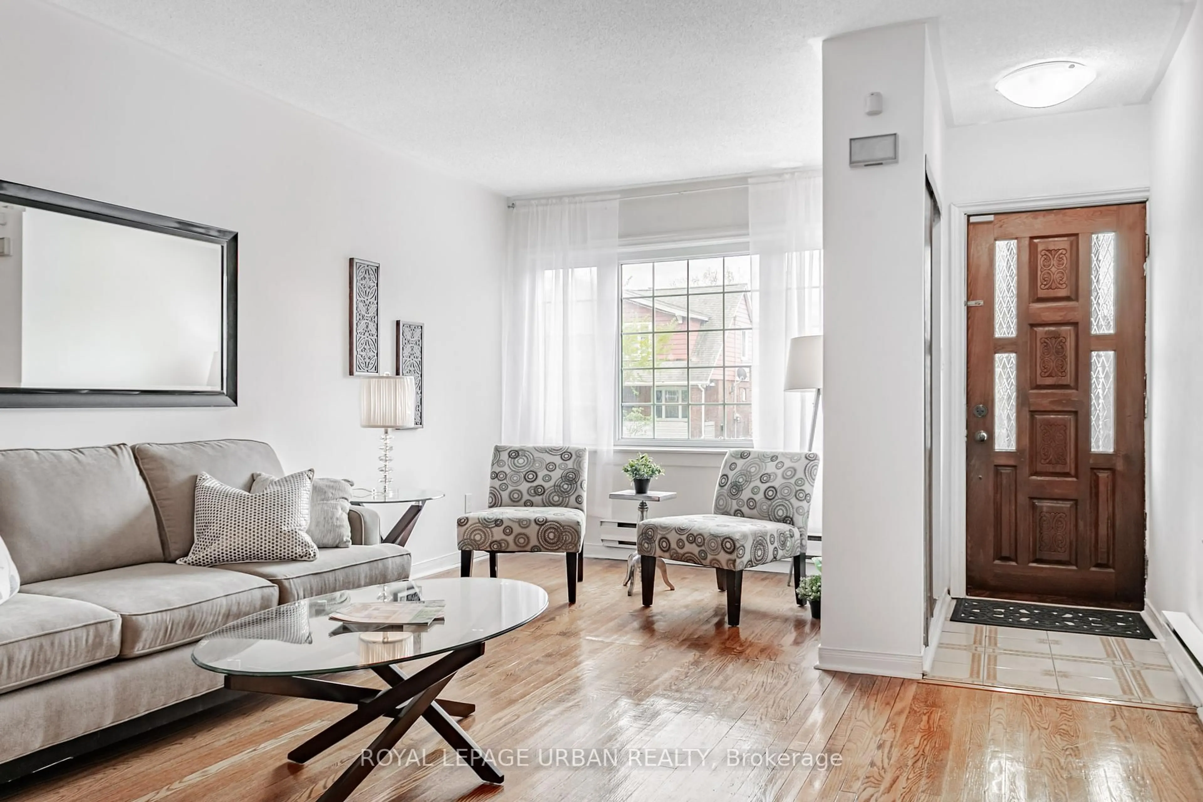 Living room with furniture, unknown for 144 Aldwych Ave, Toronto Ontario M4J 1X6