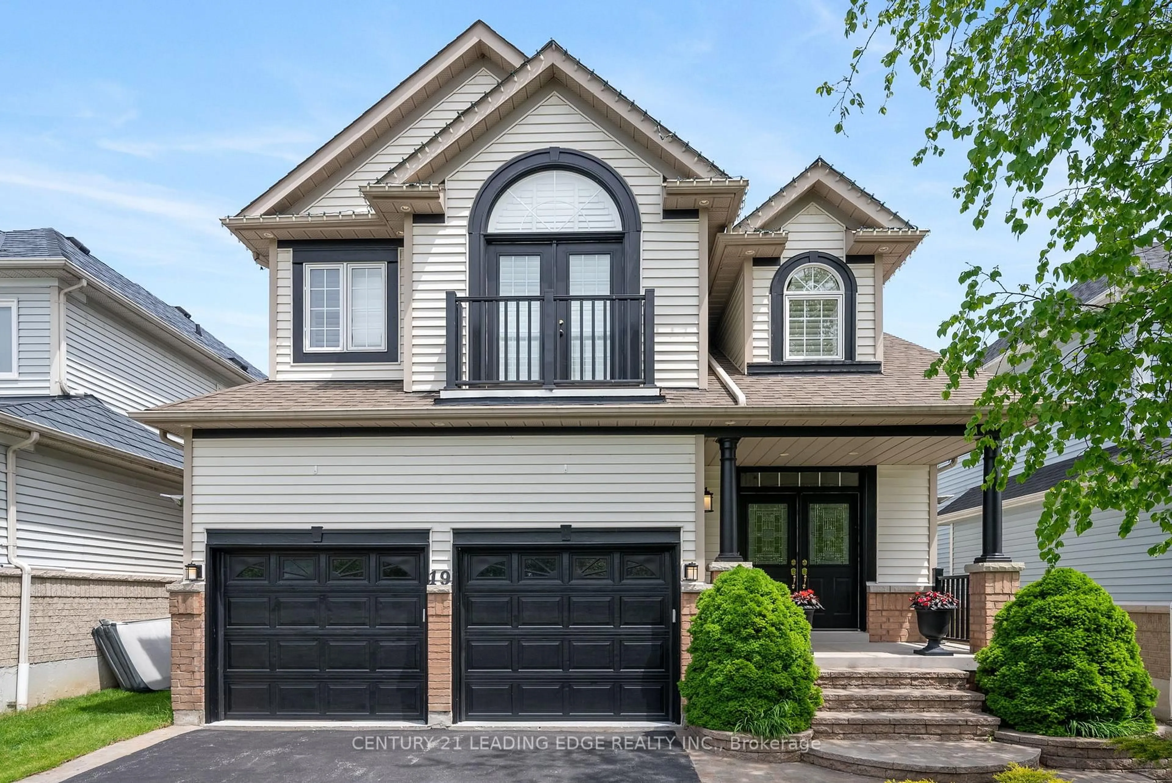 Home with brick exterior material, street for 19 Havenwood Pl, Whitby Ontario L1N 9V6