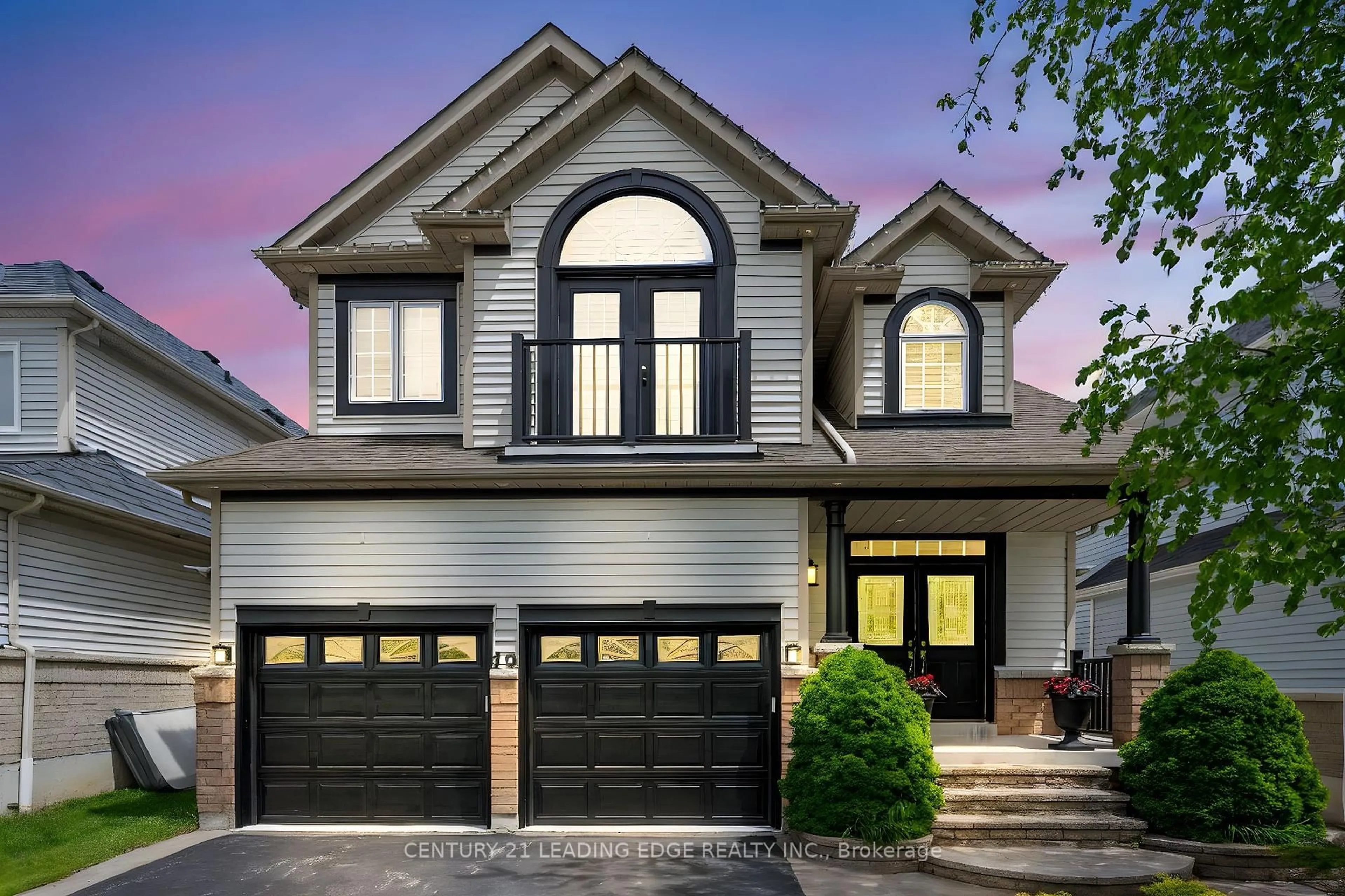 Home with vinyl exterior material, street for 19 Havenwood Pl, Whitby Ontario L1N 9V6