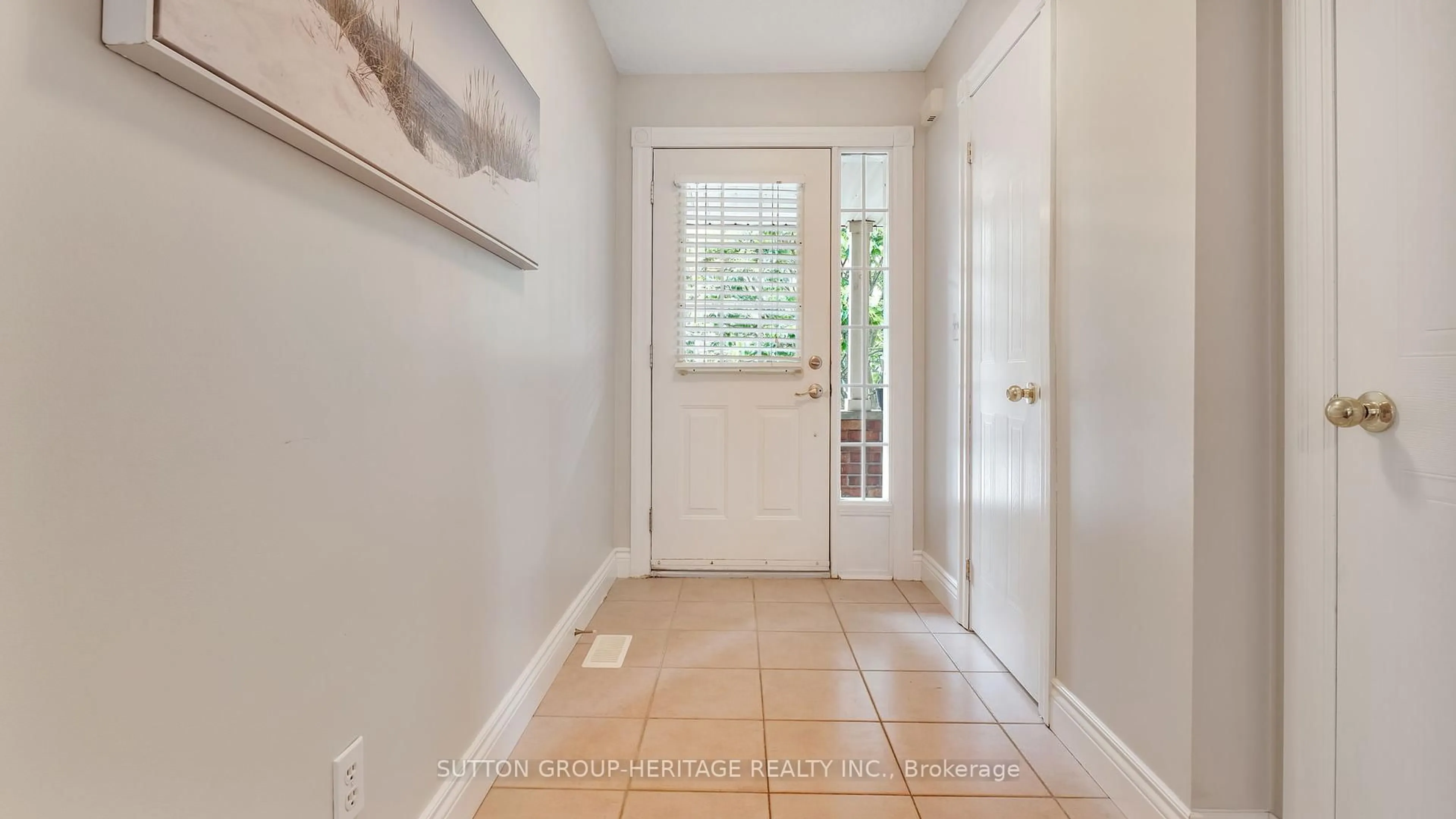 Indoor entryway for 62 Sprucedale Way, Whitby Ontario L1N 9T9