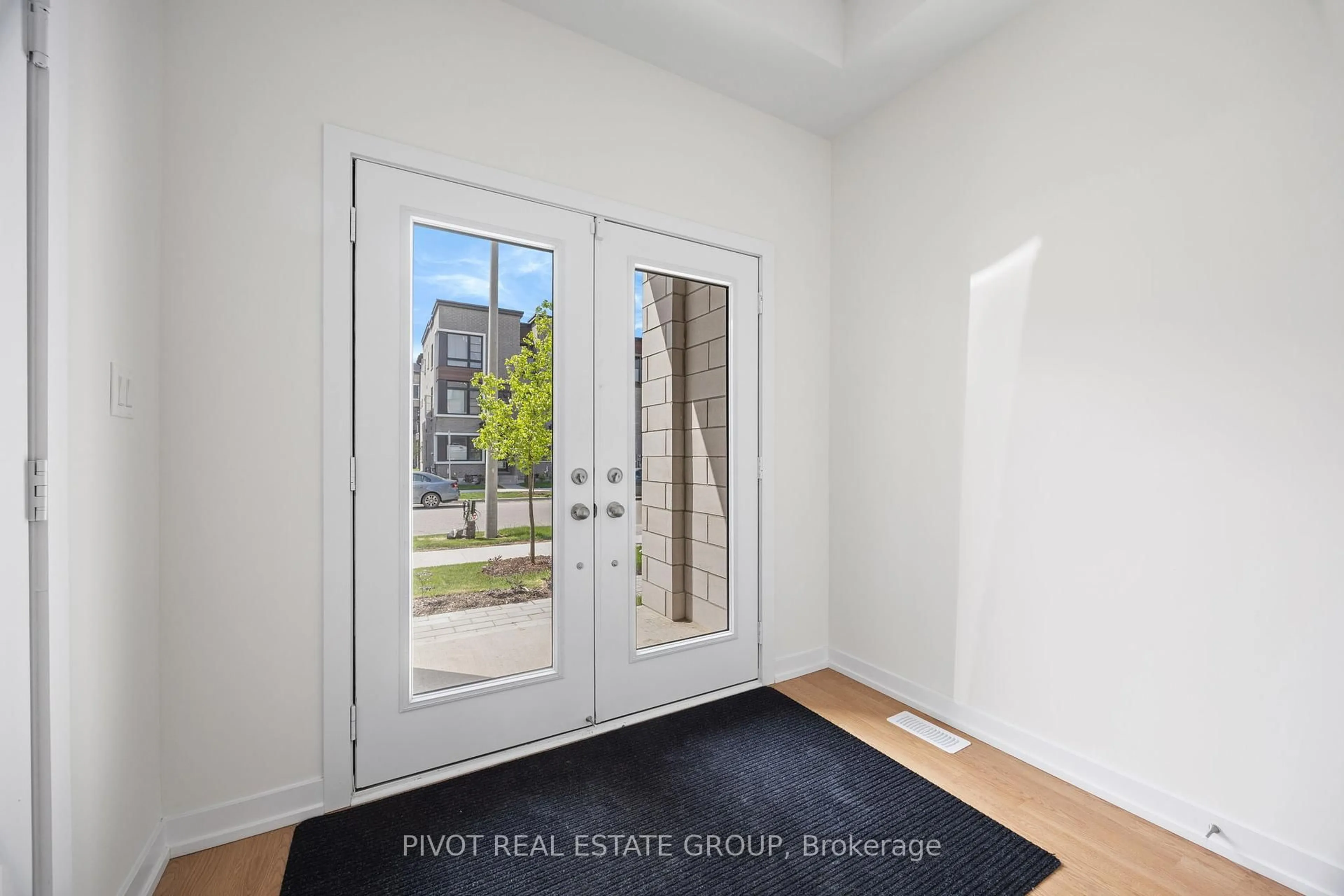 Indoor entryway for 157 Brockley Dr, Toronto Ontario M1P 0G3
