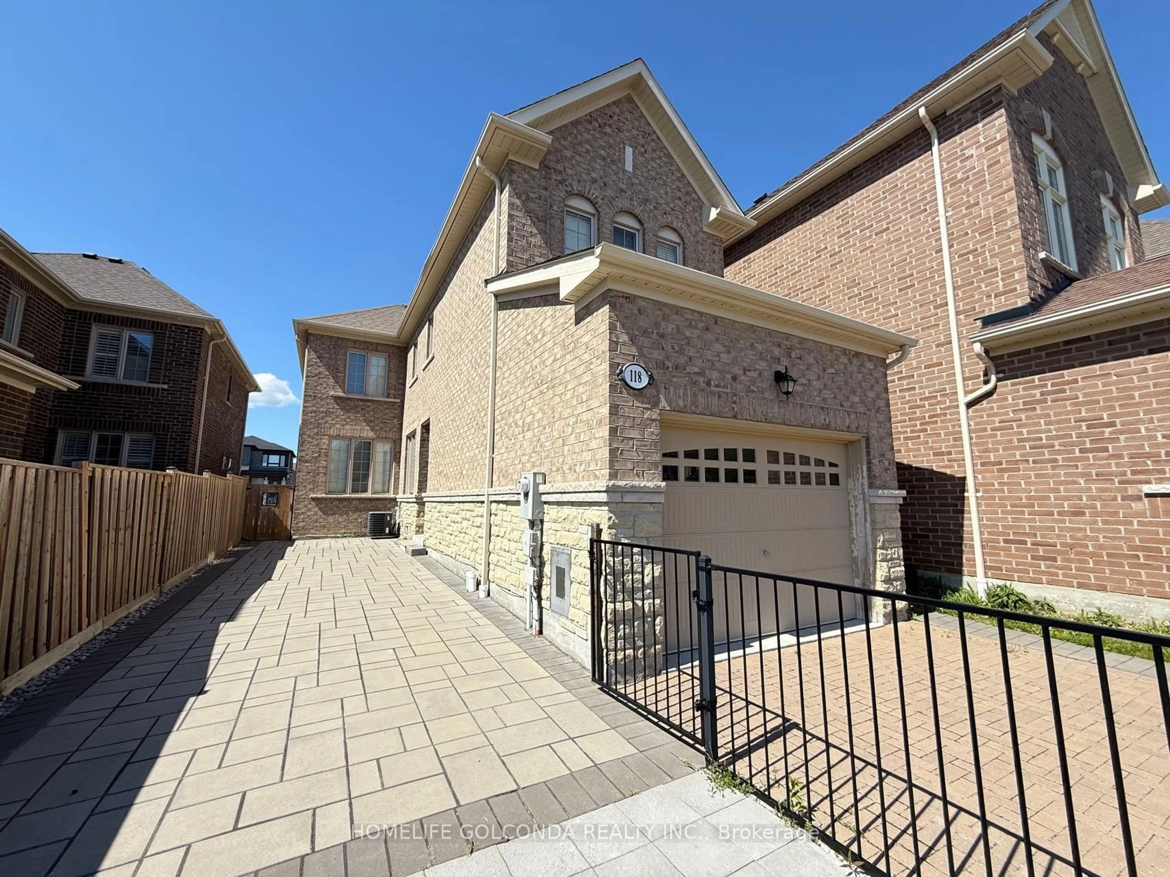 Home with brick exterior material, street for 118 Braebrook Dr, Whitby Ontario L1R 0M9