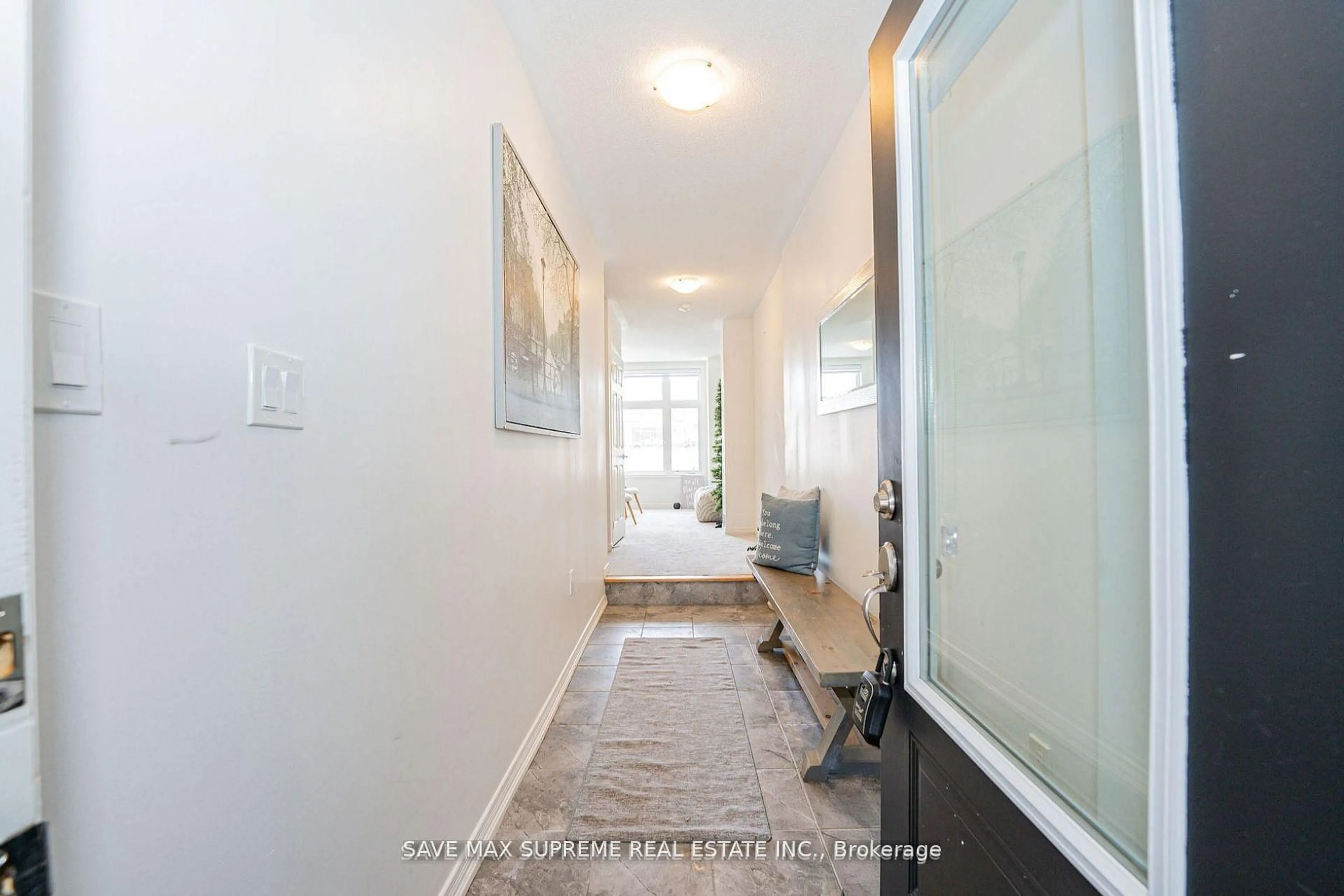 Indoor entryway for 1397 Coral Springs Path, Oshawa Ontario L1K 3G1