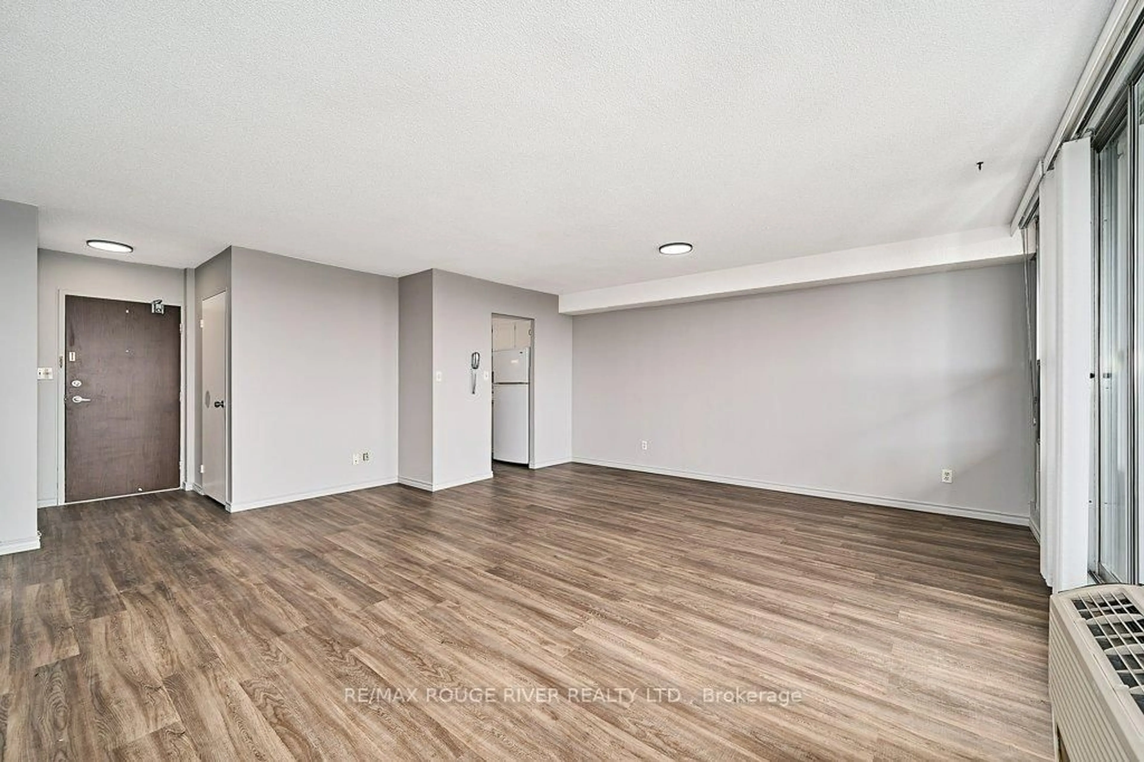 A pic of a room for 50 Richmond St #525, Oshawa Ontario L1G 7C7