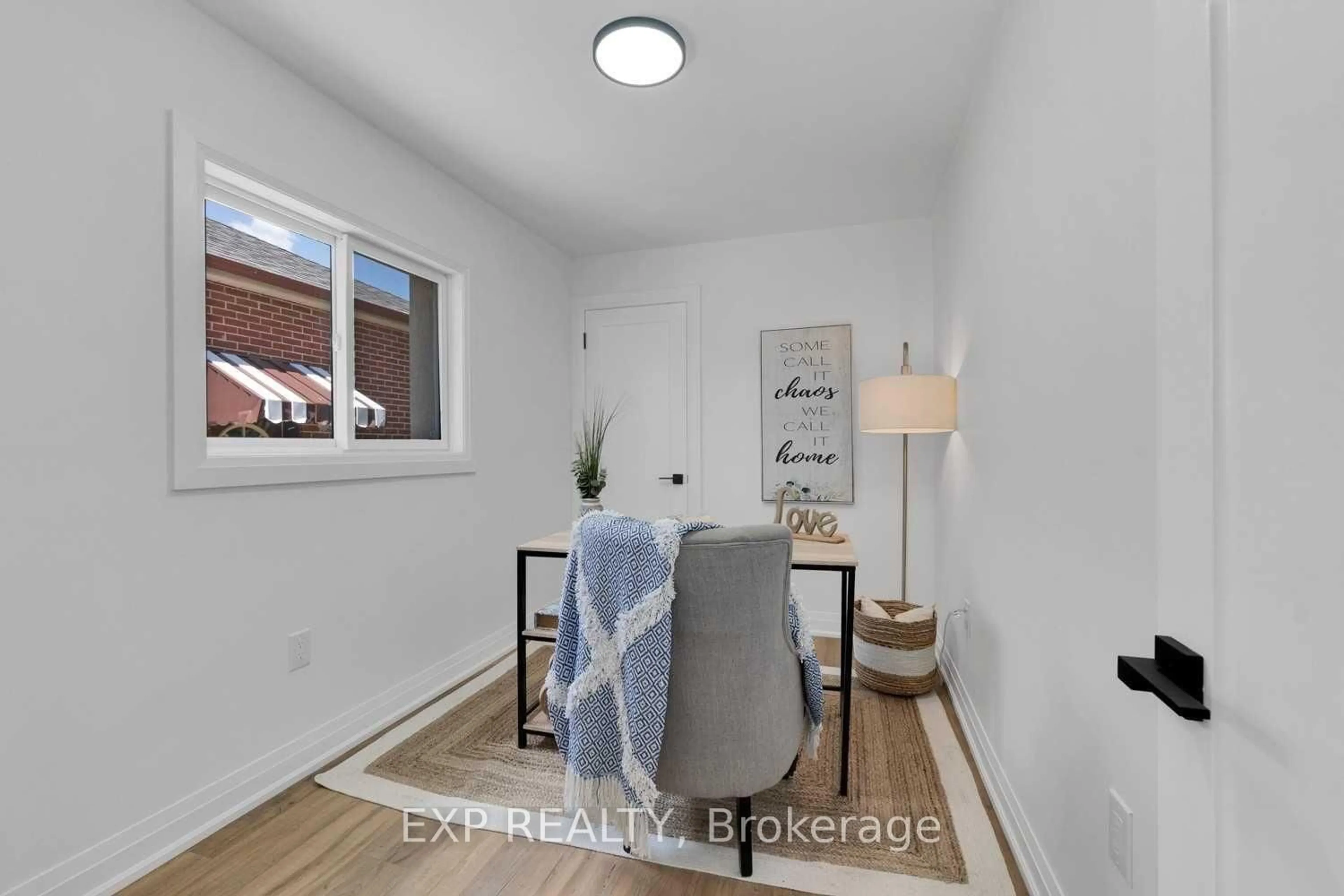 Indoor entryway for 162 Hibbert Ave, Oshawa Ontario L1J 1V1