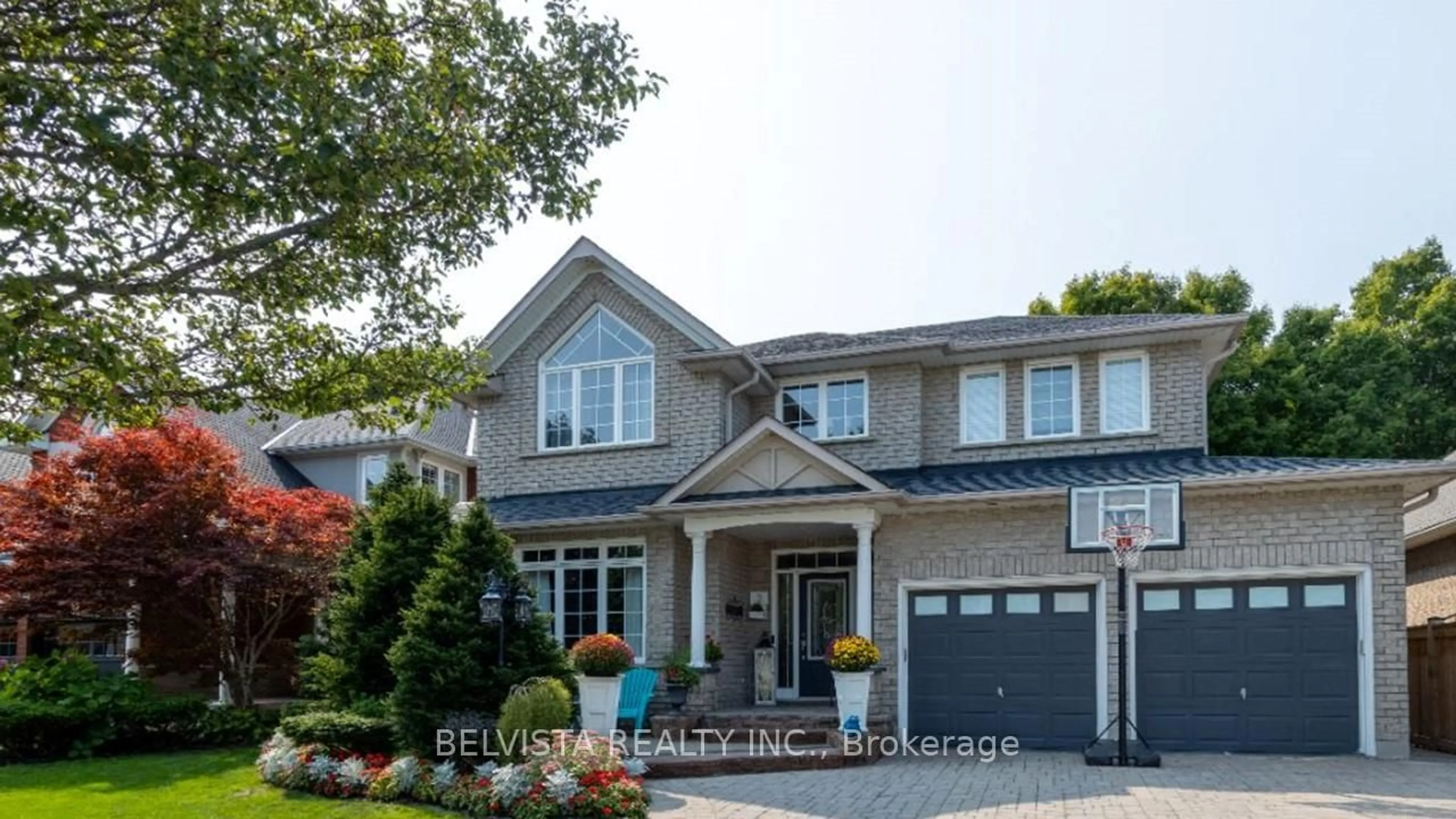 Home with brick exterior material, street for 2 Stillwater Crt, Whitby Ontario L1R 3P5
